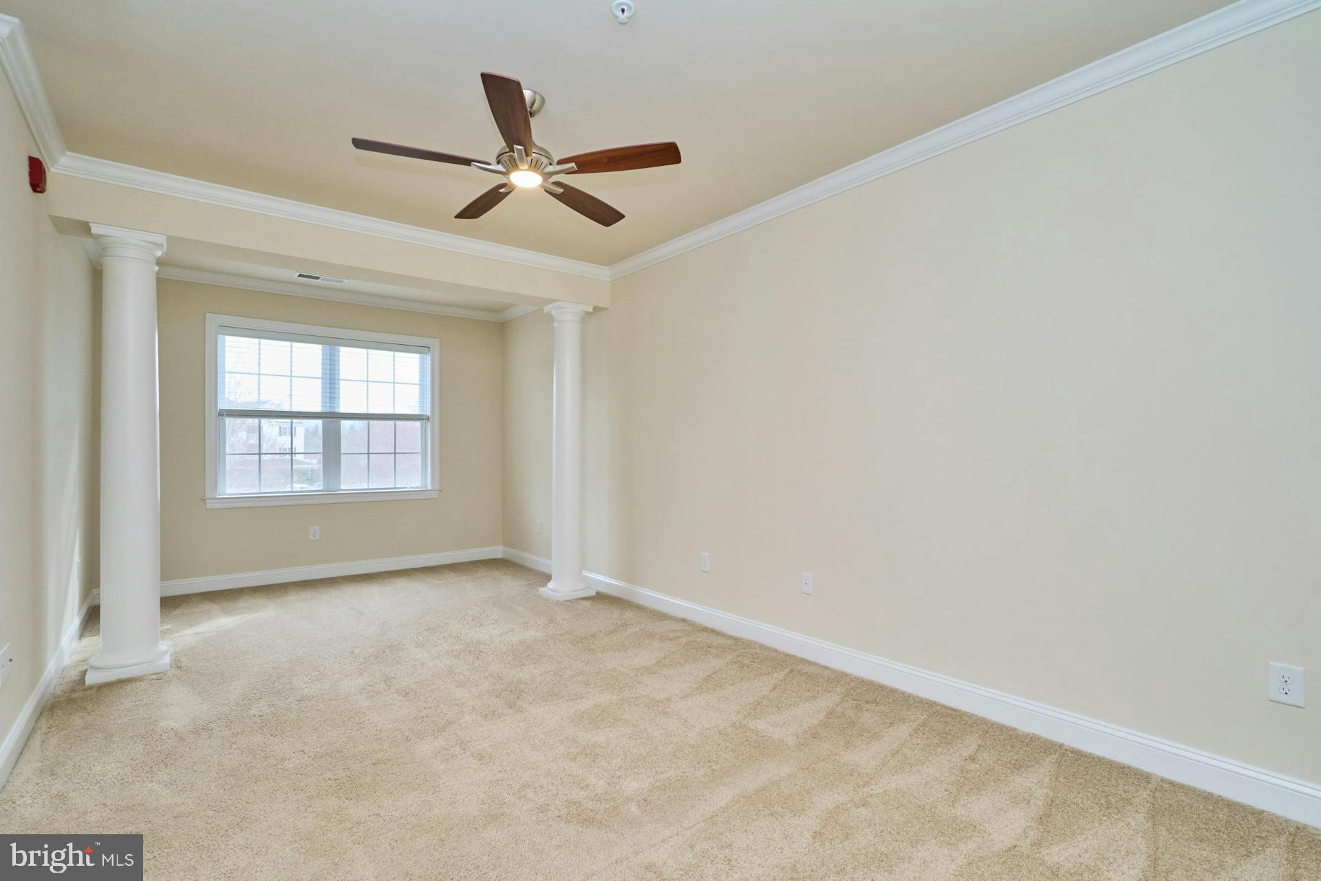 15201 Royal Crest Dr #306
