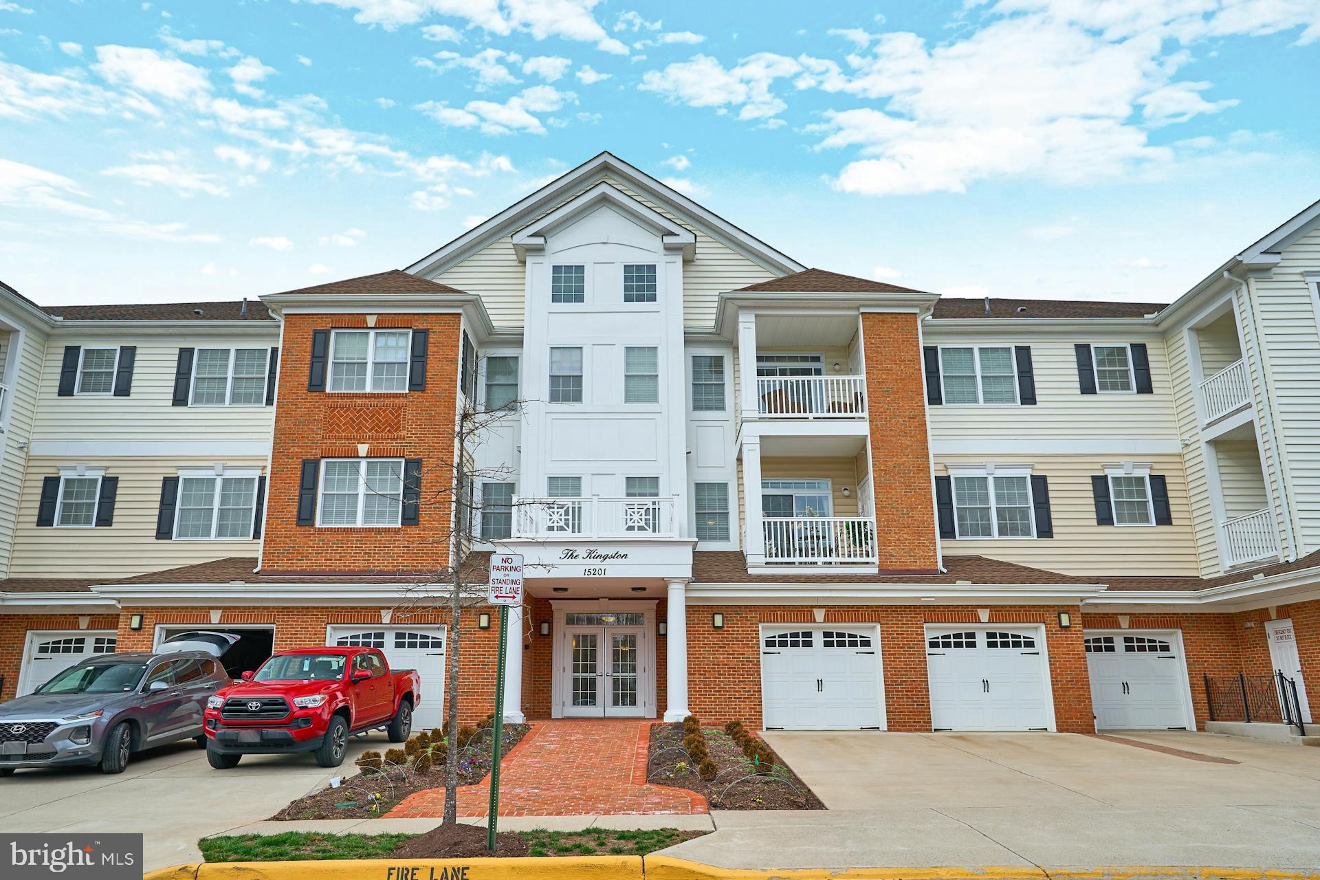 15201 Royal Crest Dr #306