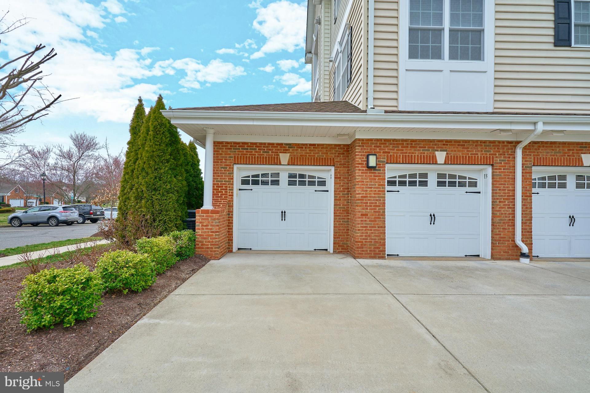 15201 Royal Crest Dr #306