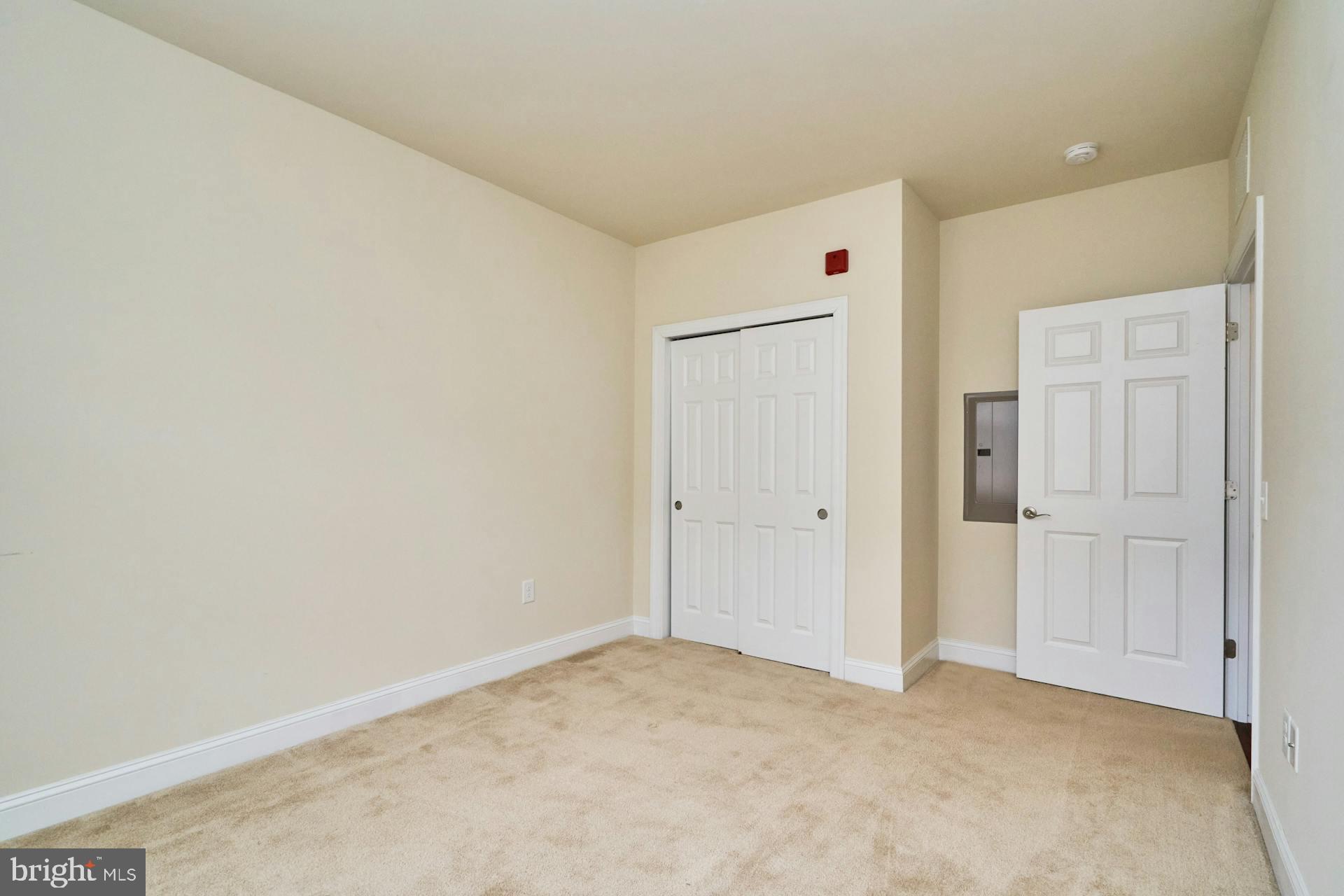 15201 Royal Crest Dr #306