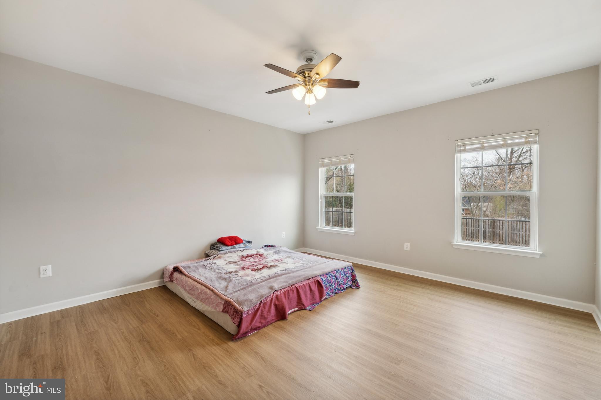 1660 Dorothy Ln
