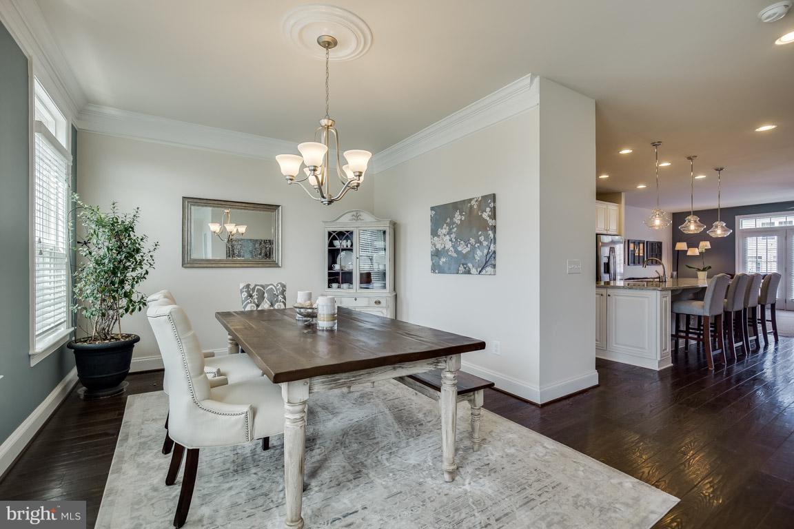 7098 Darbey Knoll Dr