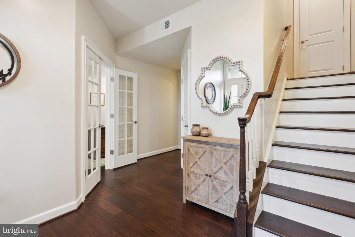 7098 Darbey Knoll Dr