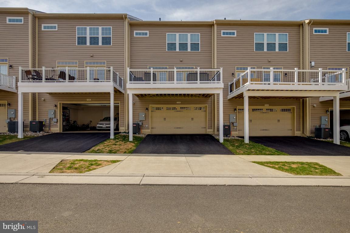 7098 Darbey Knoll Dr