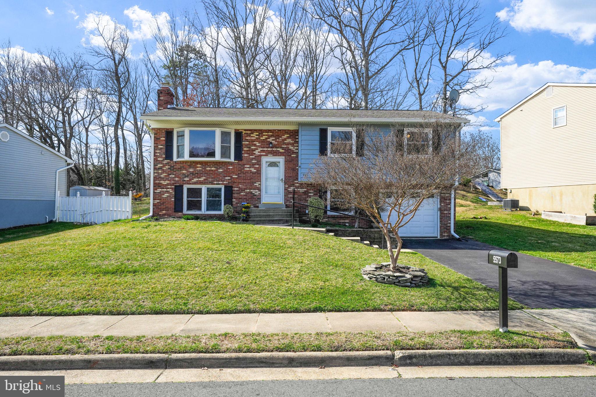 5573 Neddleton Ave