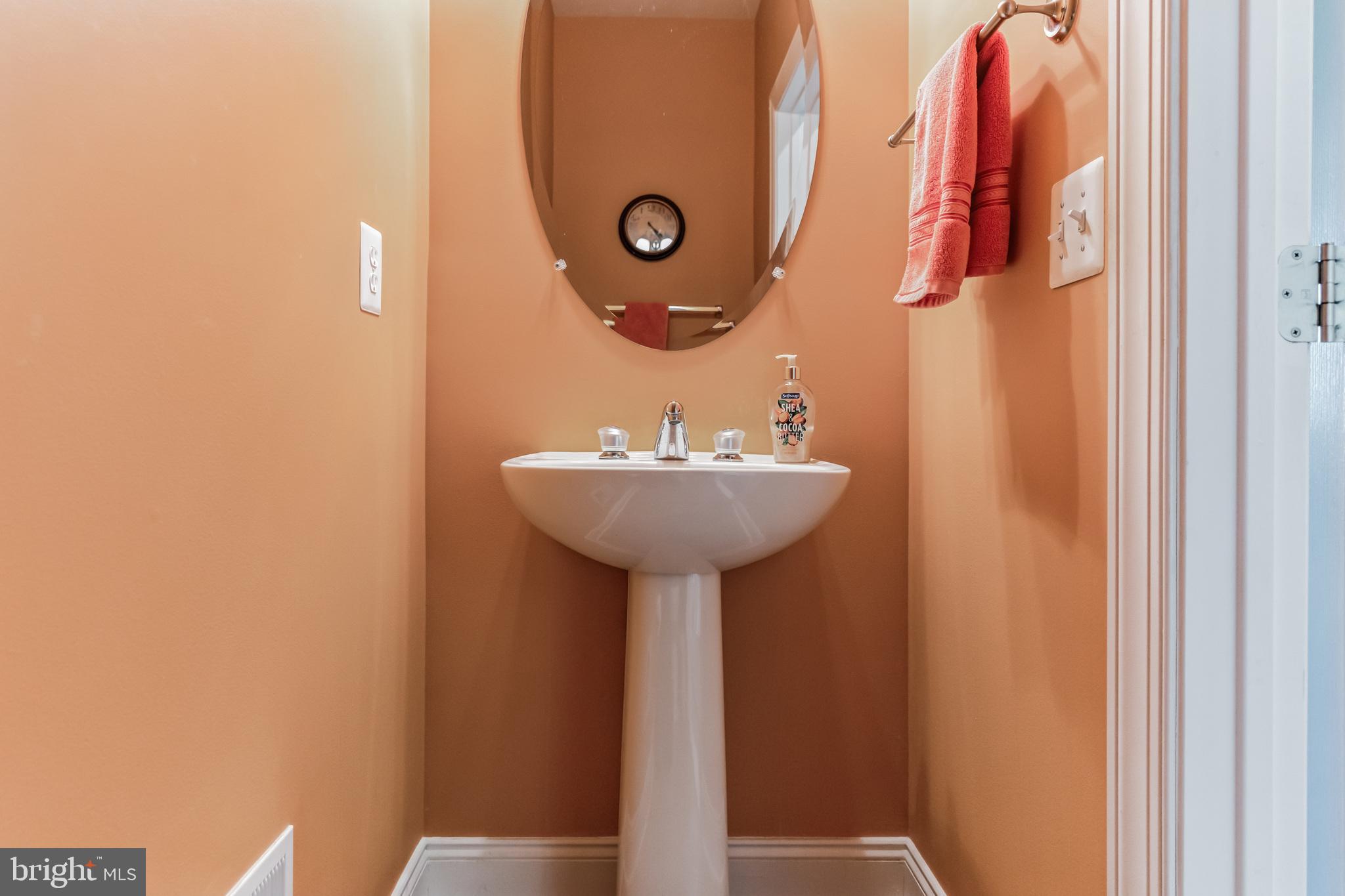 5793 WATERLOO BRIDGE CIRCLE