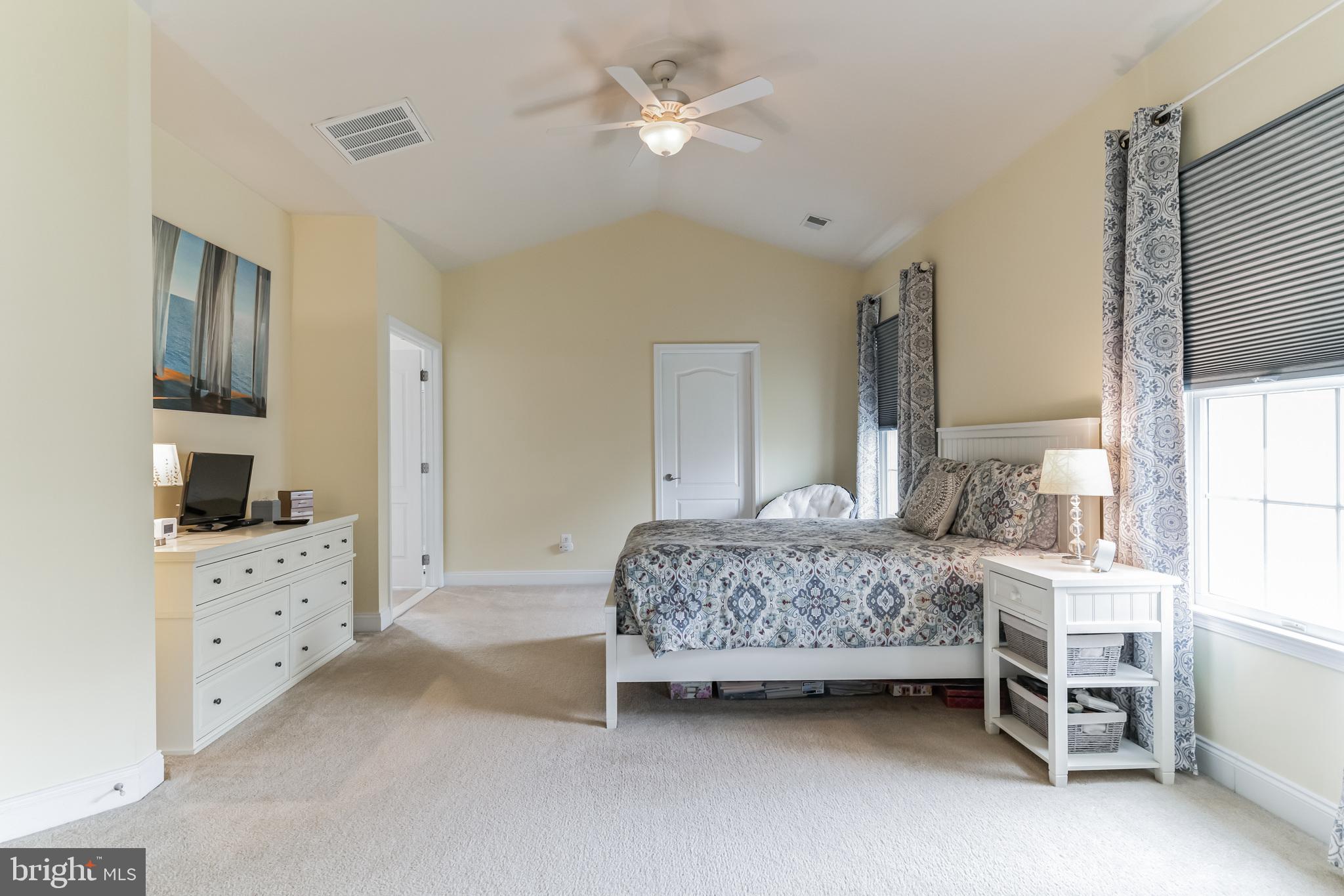 5793 WATERLOO BRIDGE CIRCLE