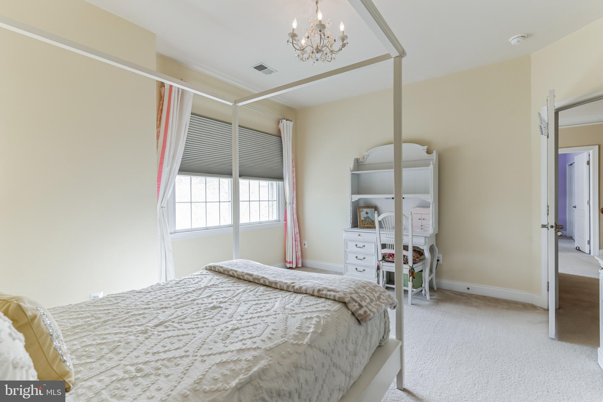 5793 WATERLOO BRIDGE CIRCLE