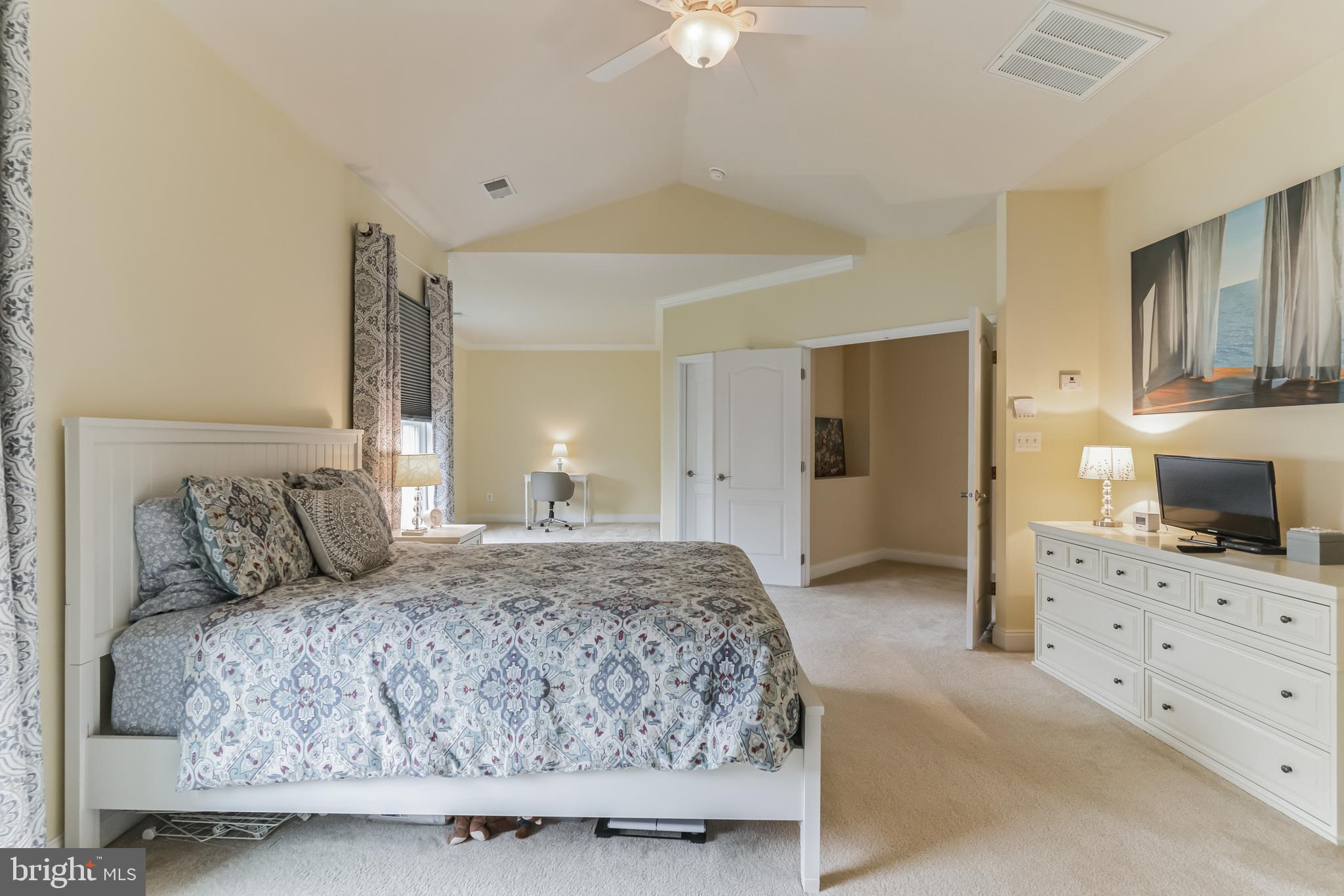 5793 WATERLOO BRIDGE CIRCLE