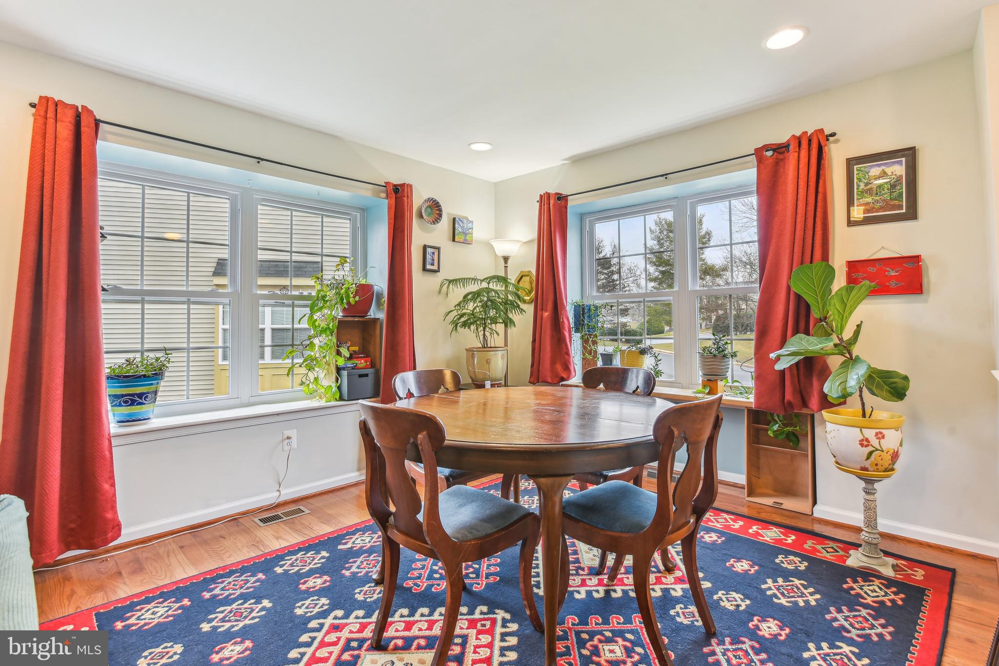 7447 Courtland Cir