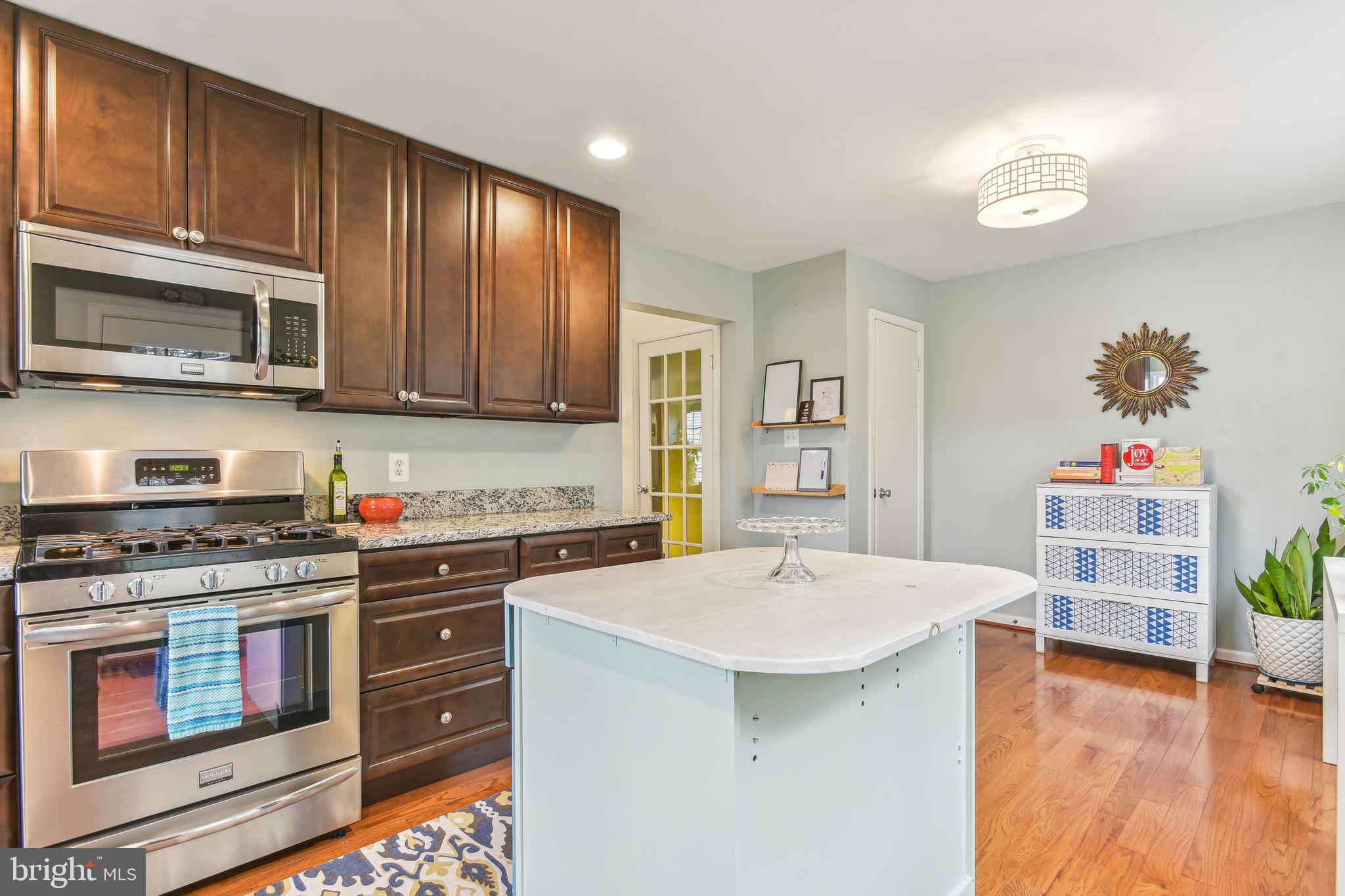 7447 Courtland Cir