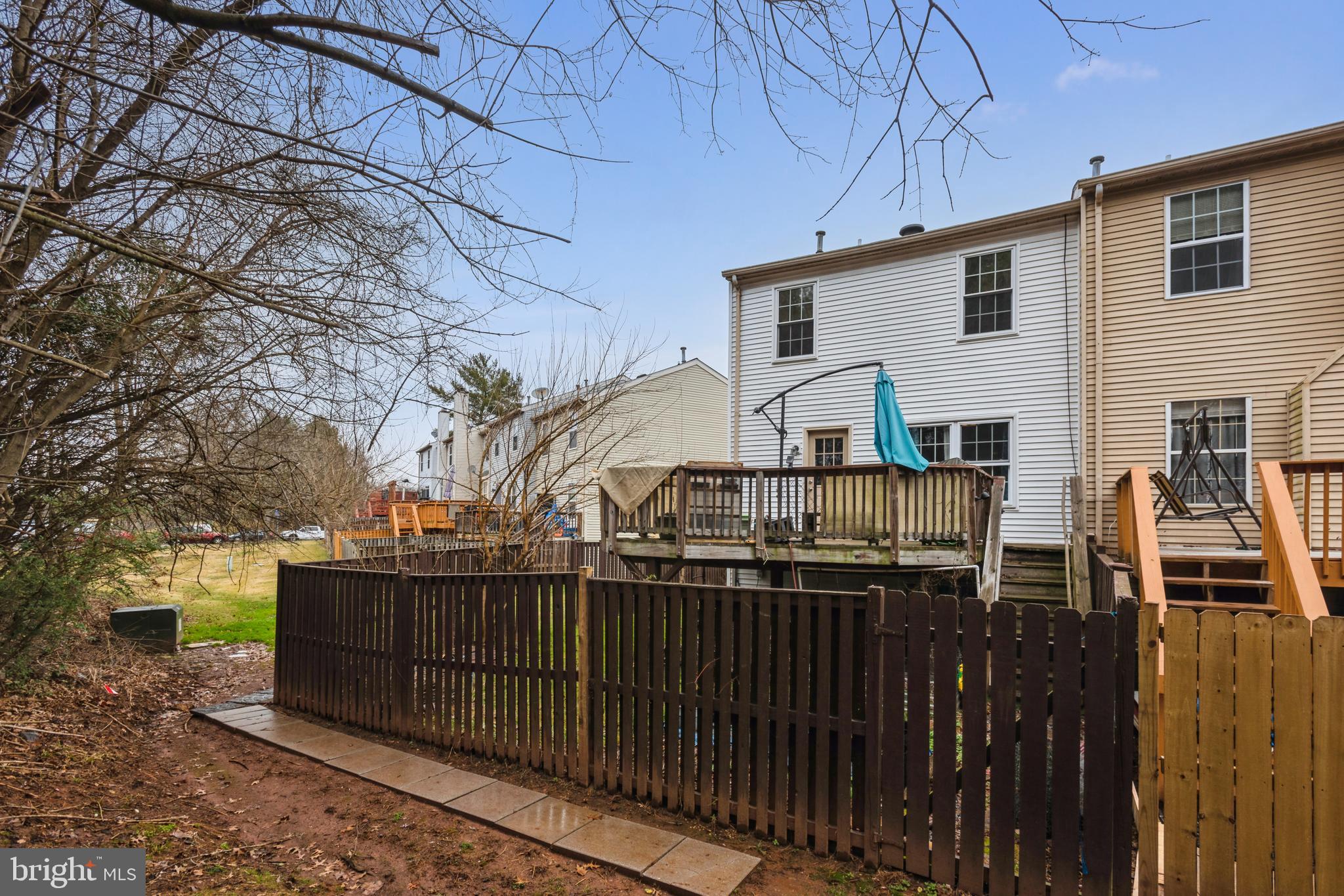 7447 Courtland Cir