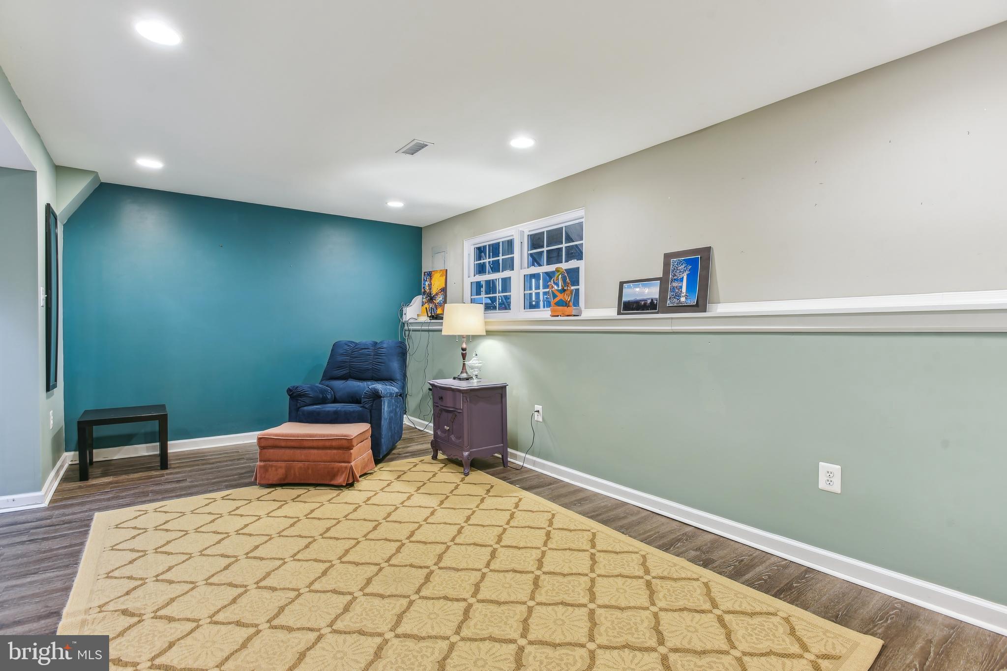 7447 Courtland Cir