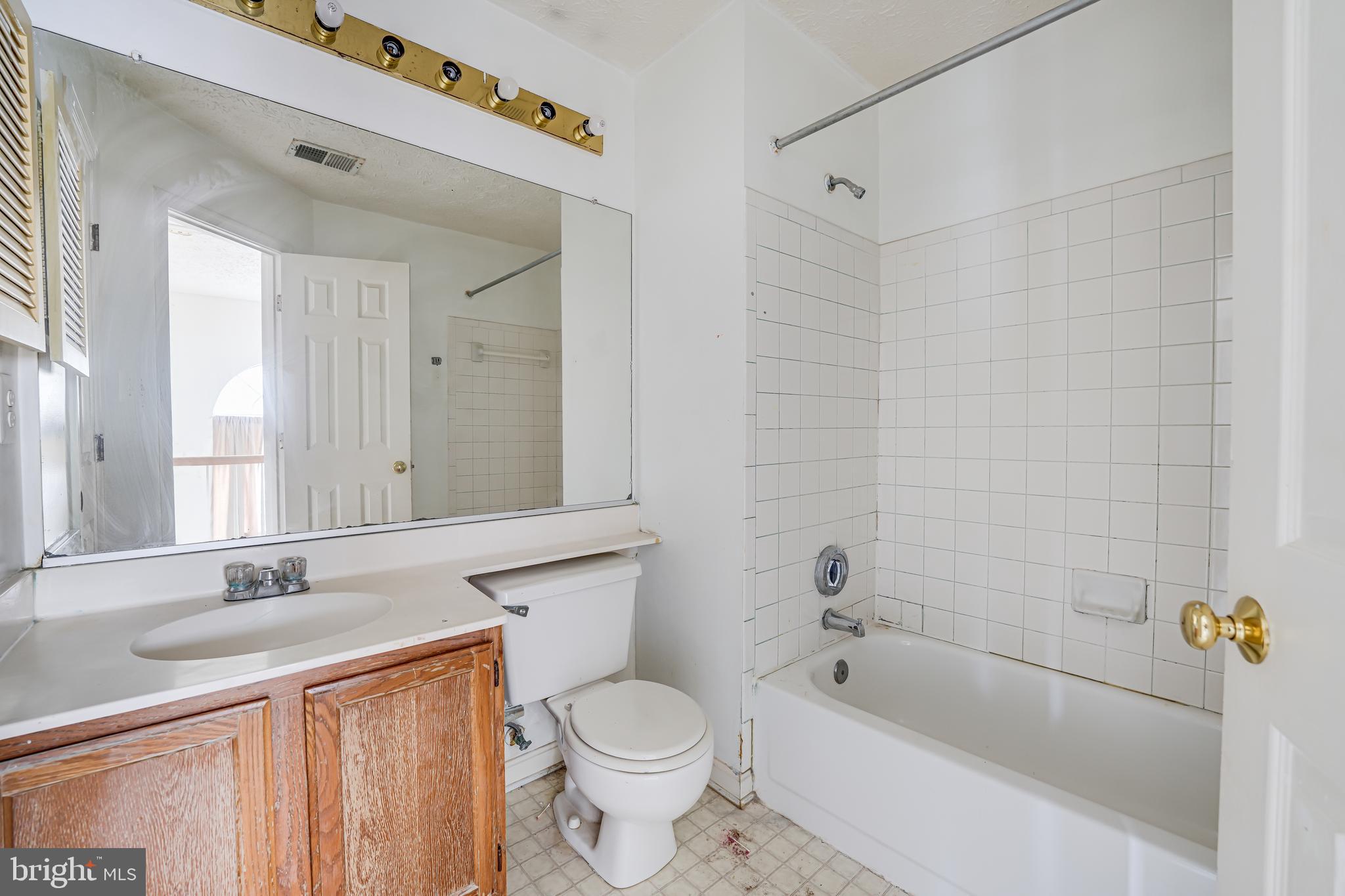 3344 Esquarre Ct