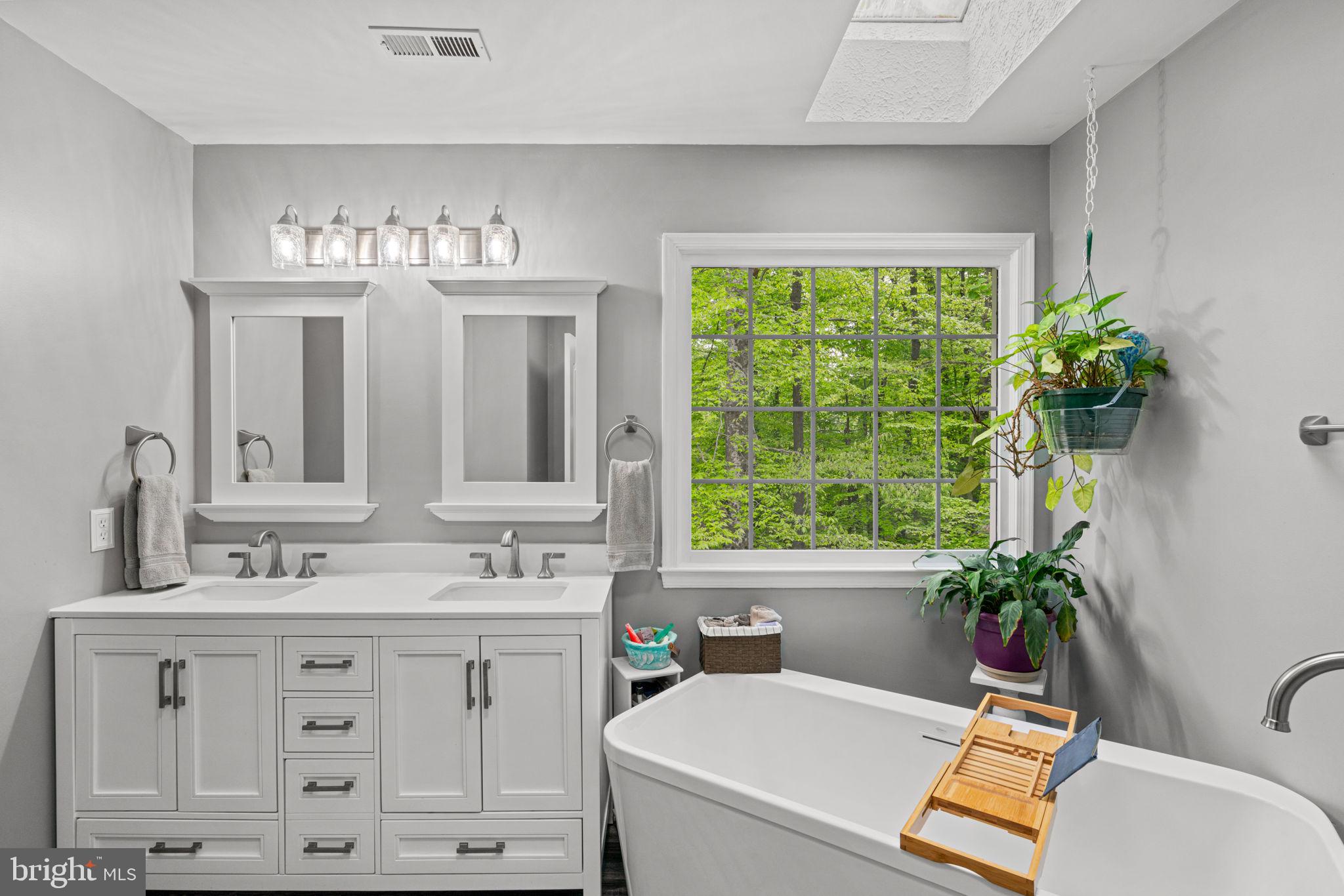 14661 Kogan Dr