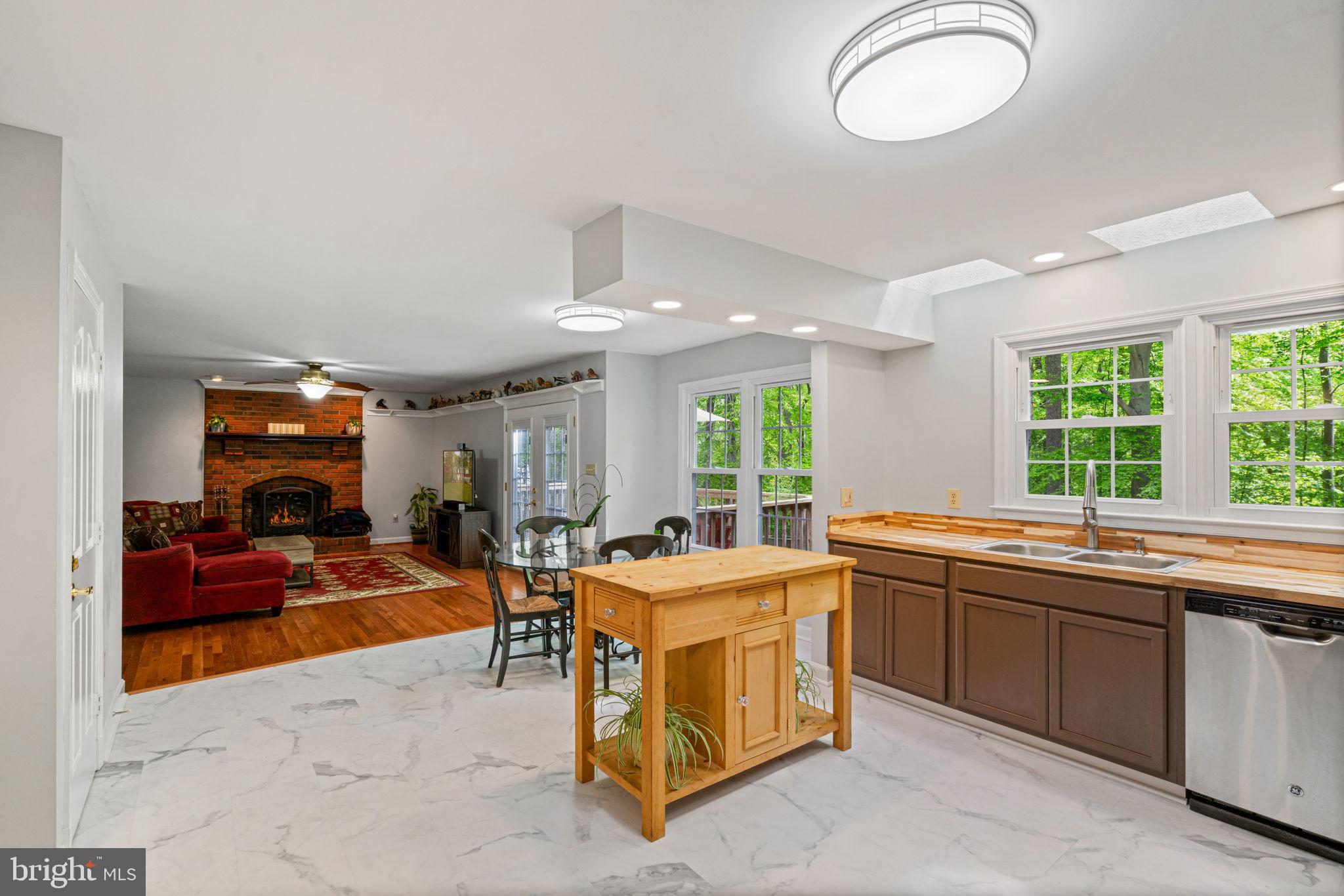 14661 Kogan Dr