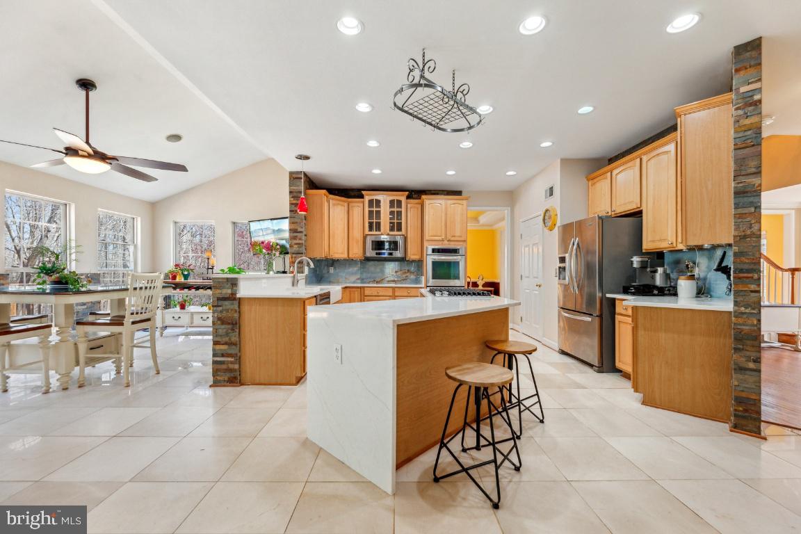15400 Milton Hall Pl