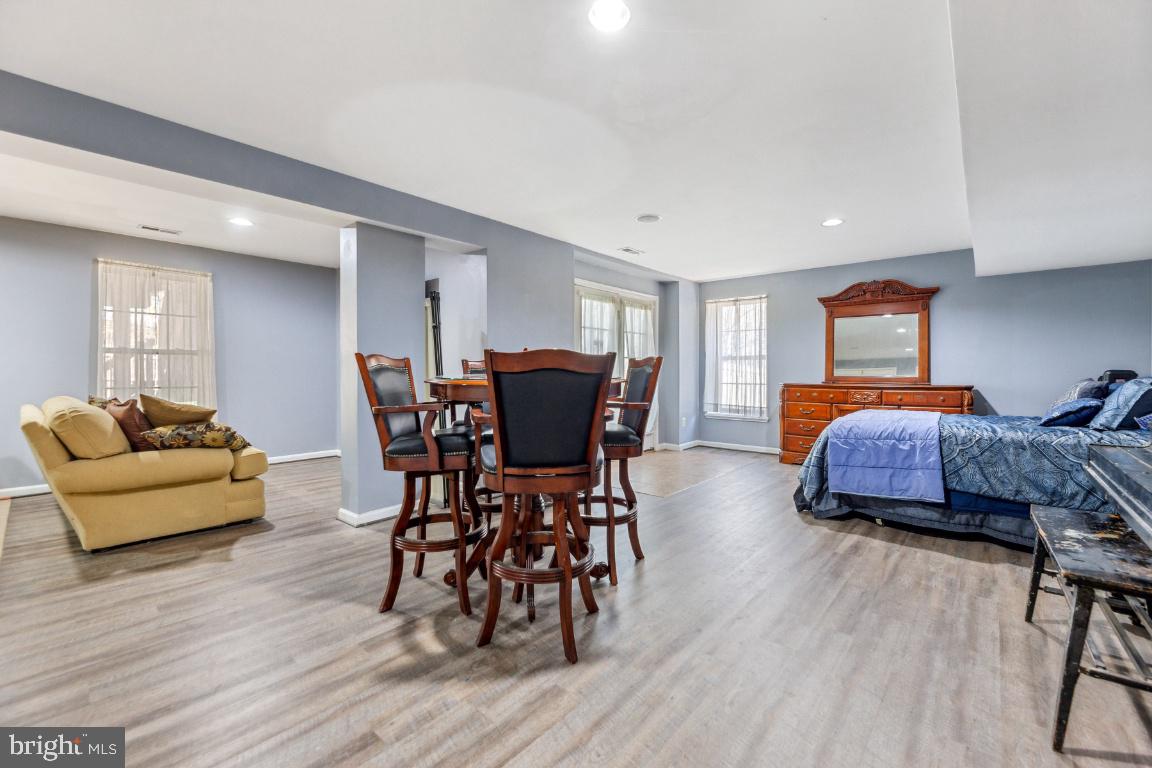 15400 Milton Hall Pl