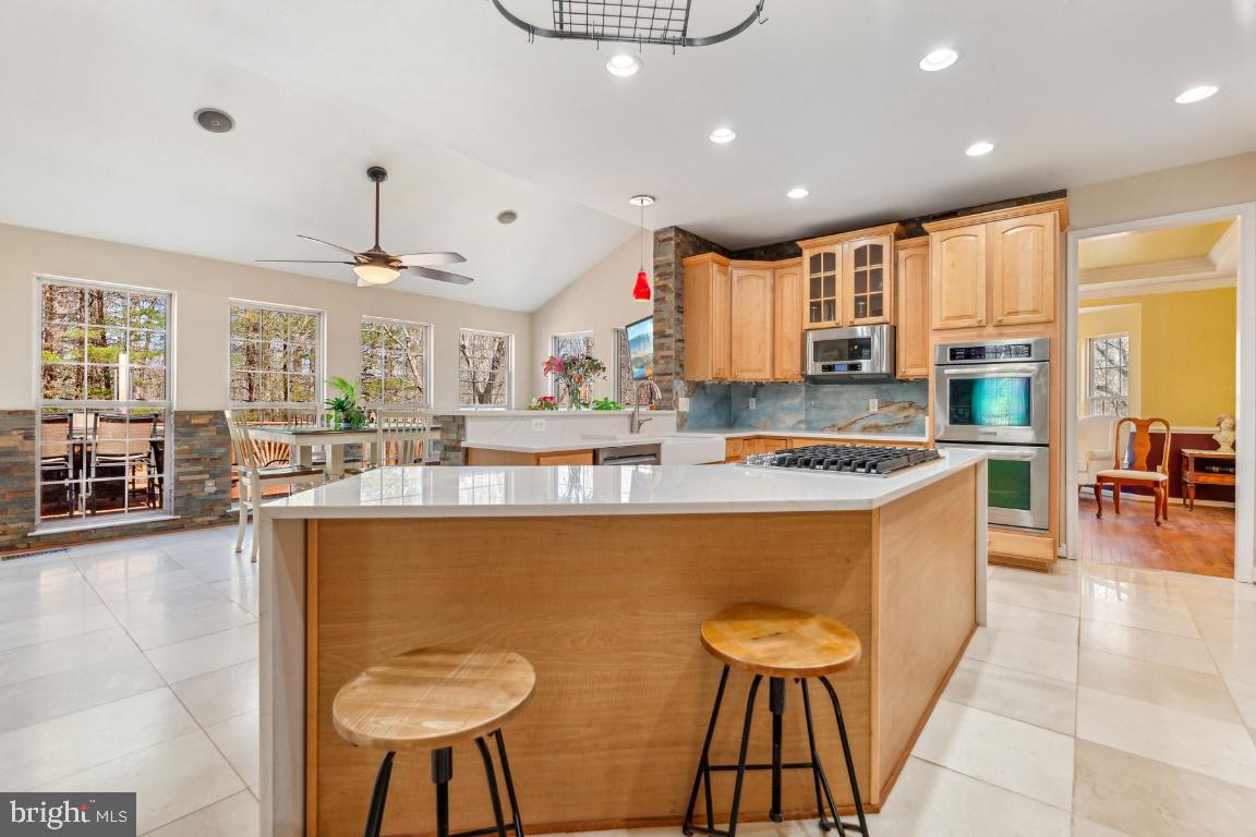 15400 Milton Hall Pl