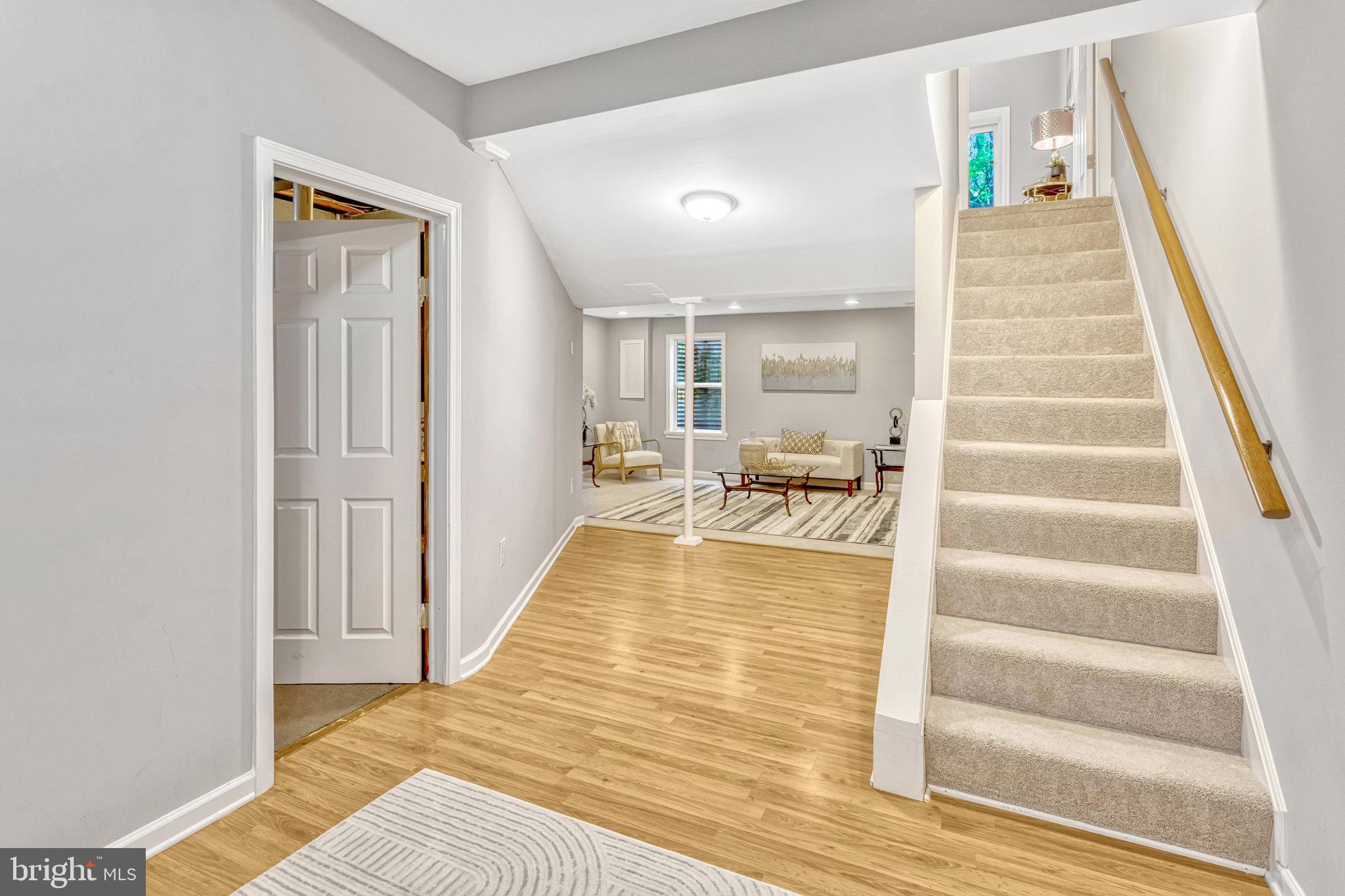 1942 Mariner Ln