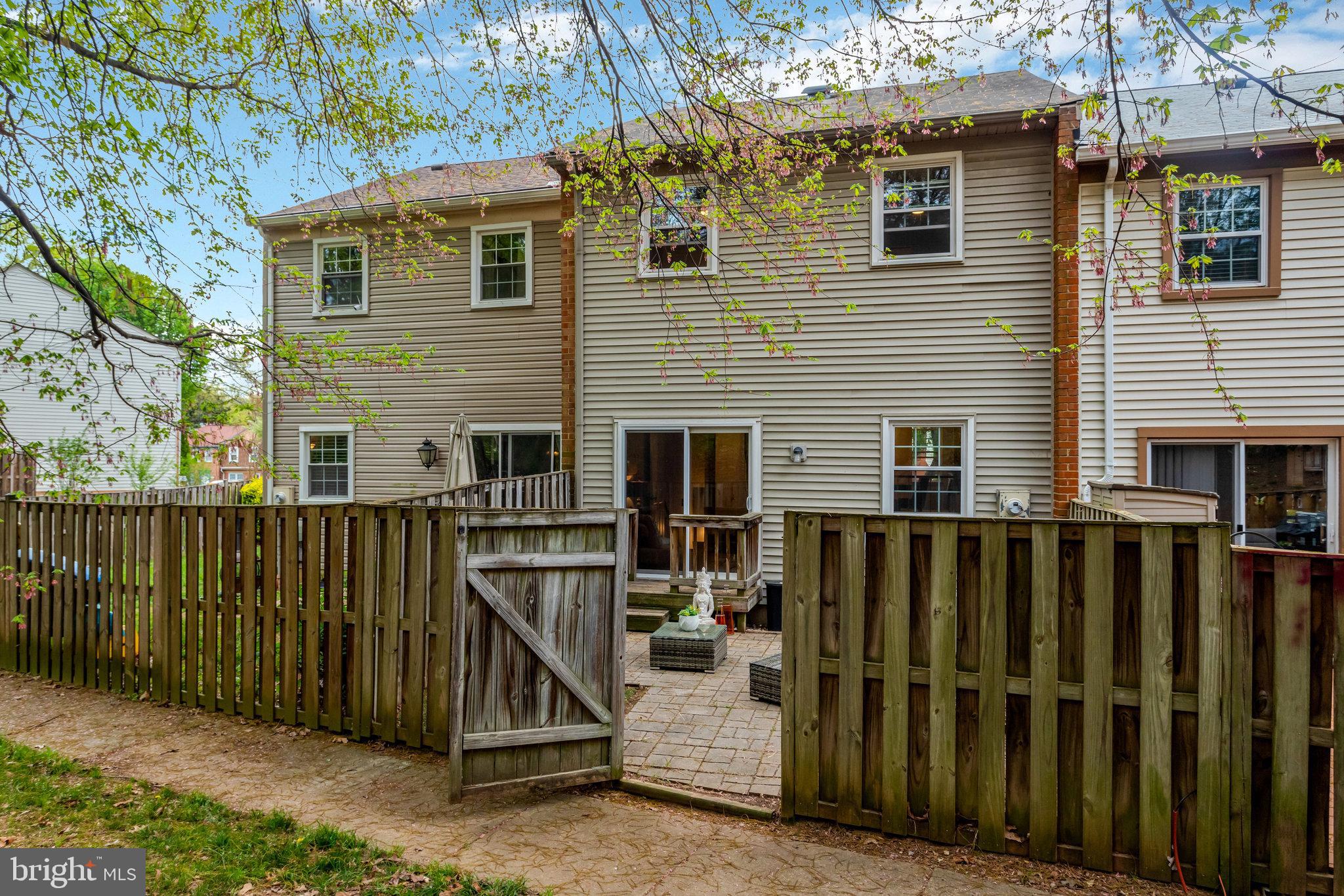 1942 Mariner Ln