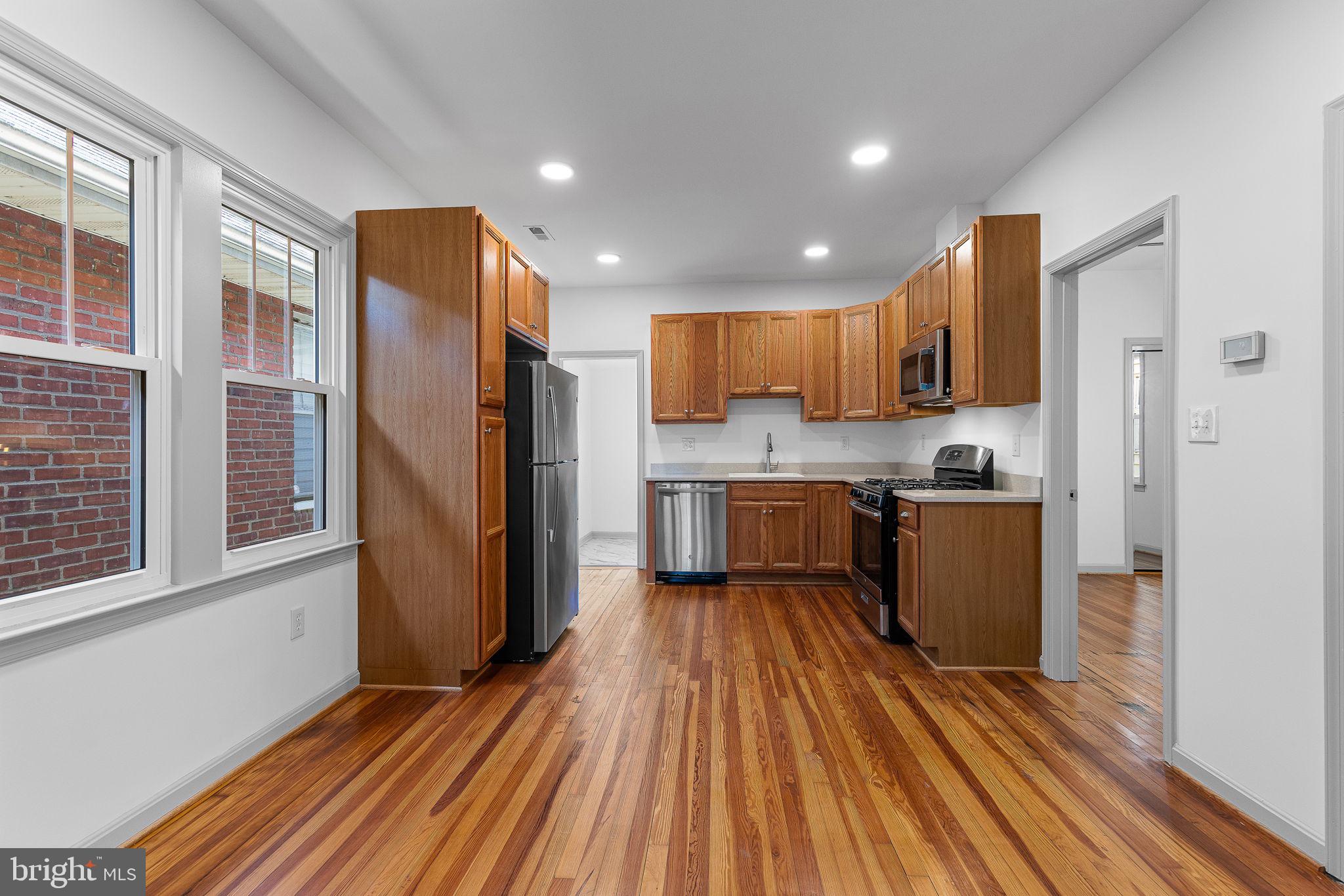 213 5th Ave