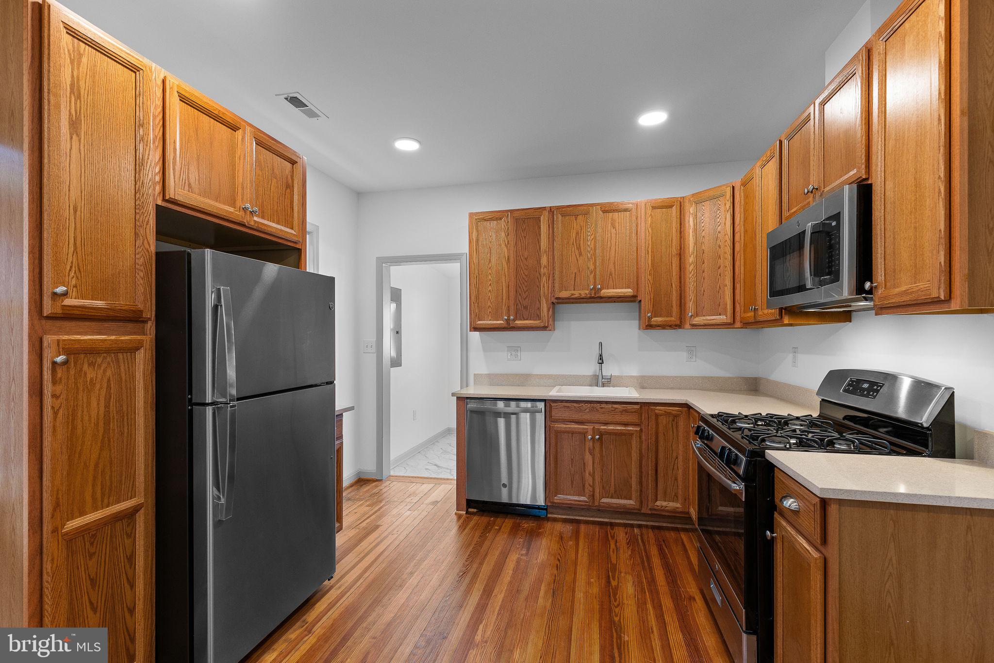 213 5th Ave