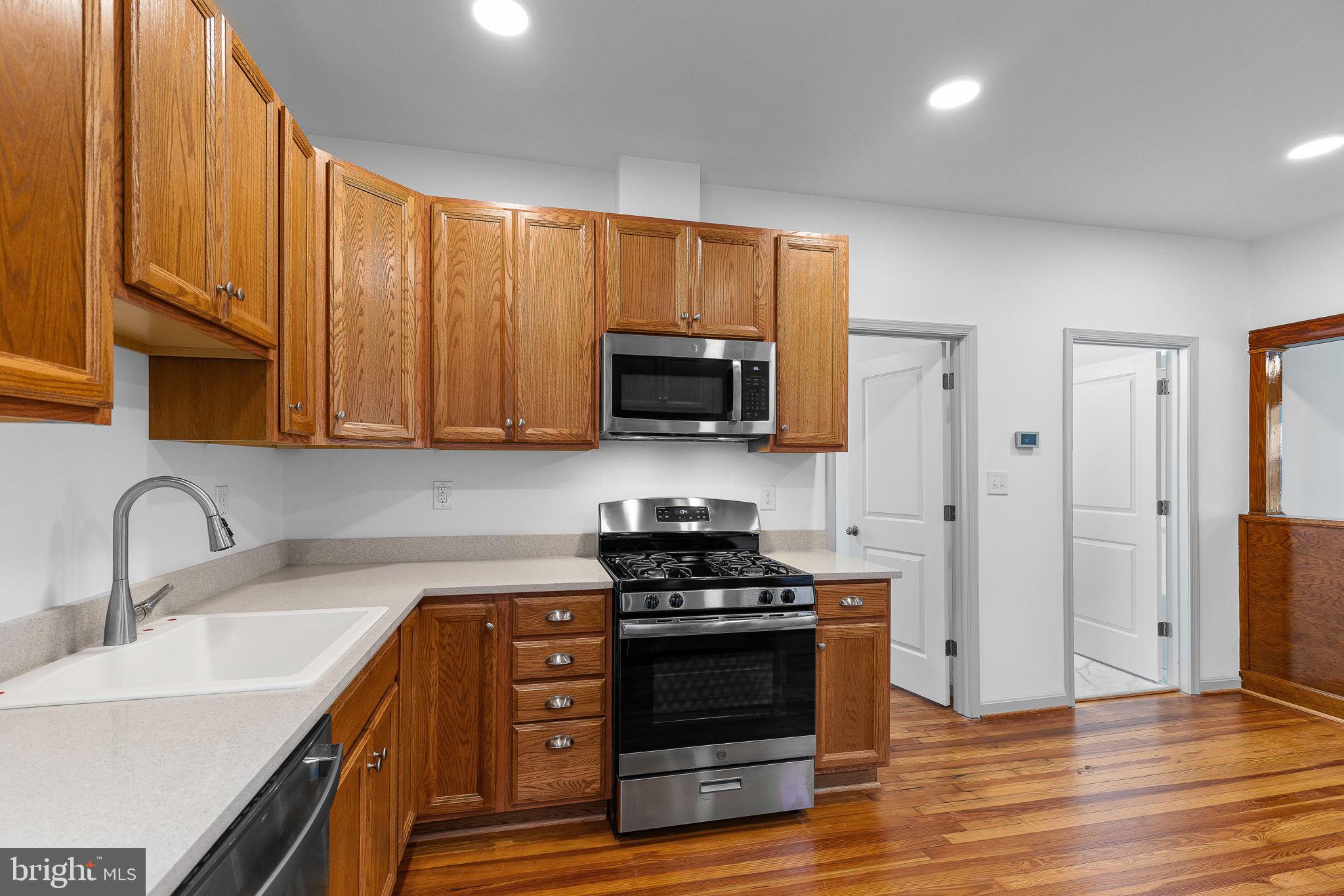 213 5th Ave