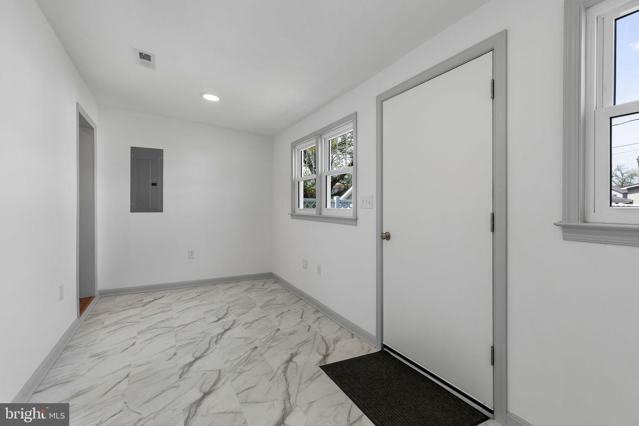 213 5th Ave