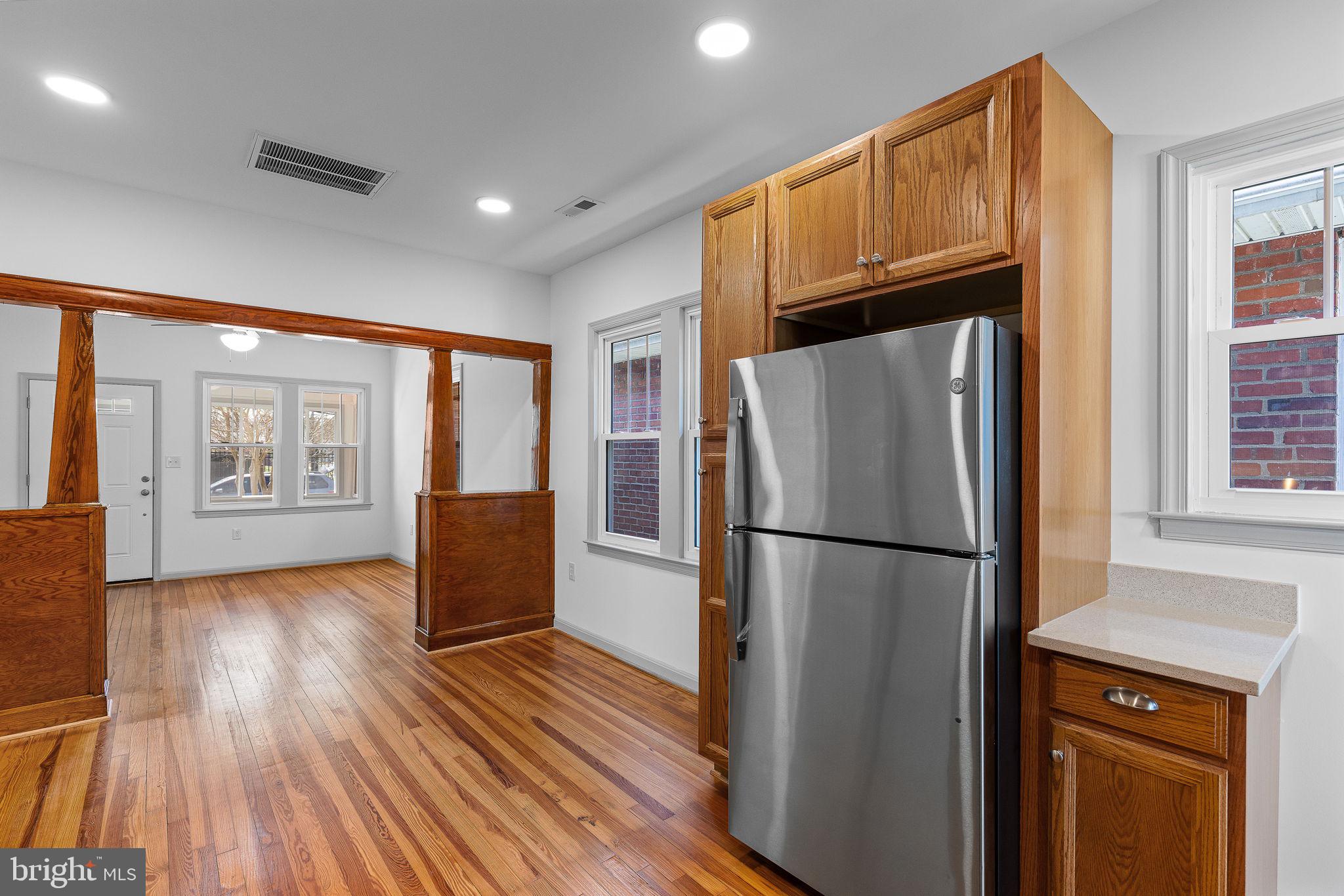 213 5th Ave