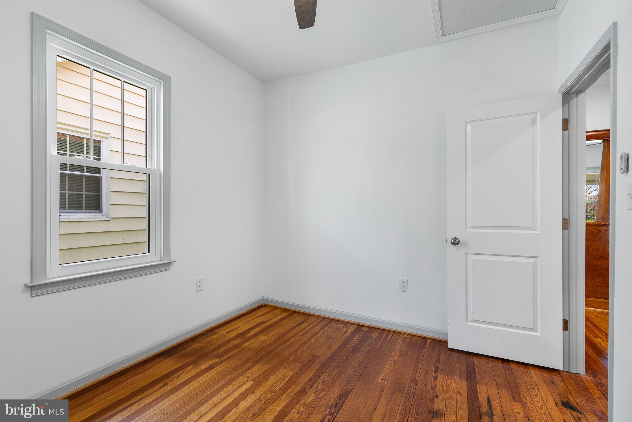 213 5th Ave