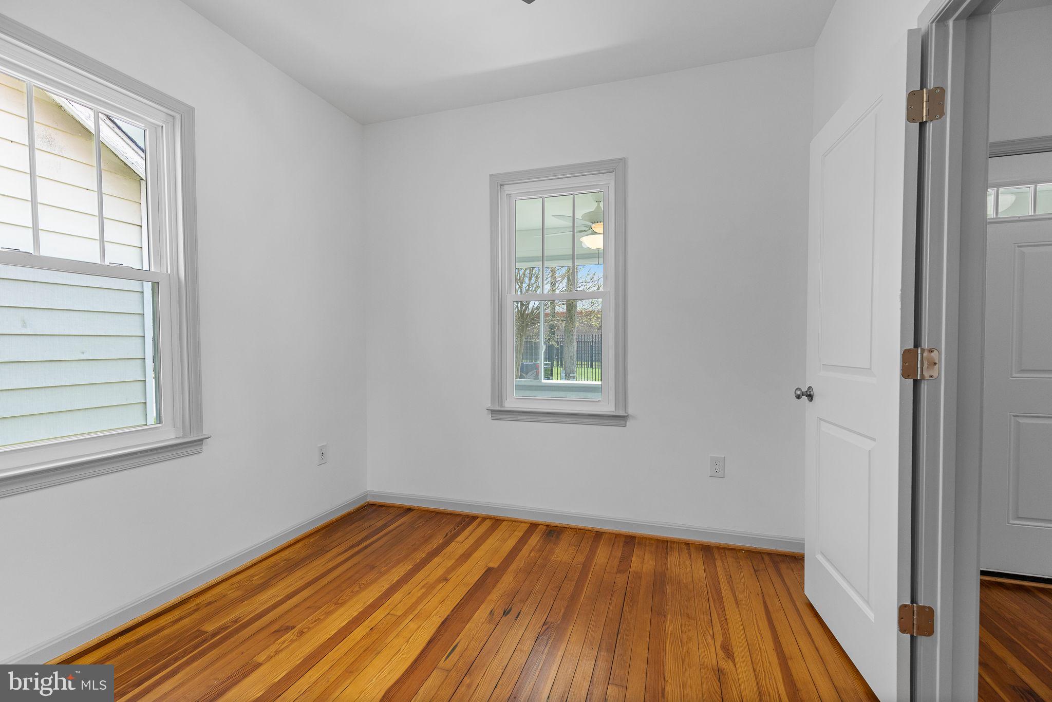 213 5th Ave