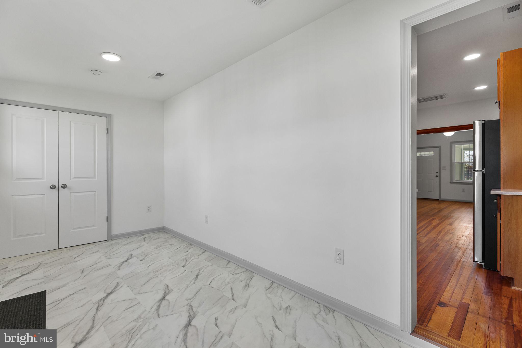 213 5th Ave