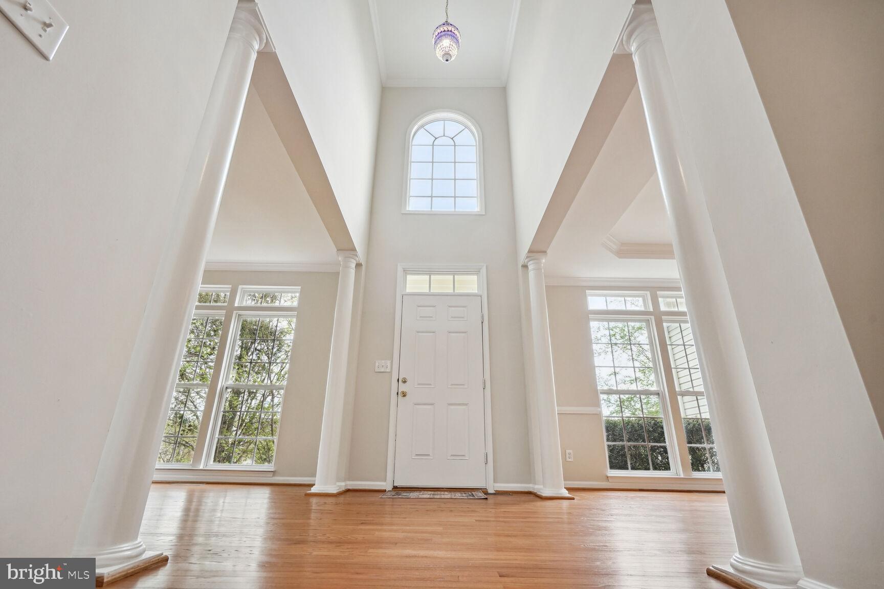 10236 Inchberry Ct