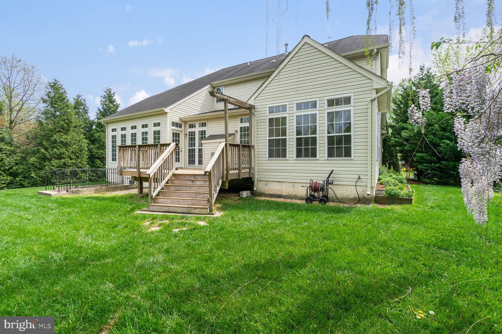 10236 Inchberry Ct