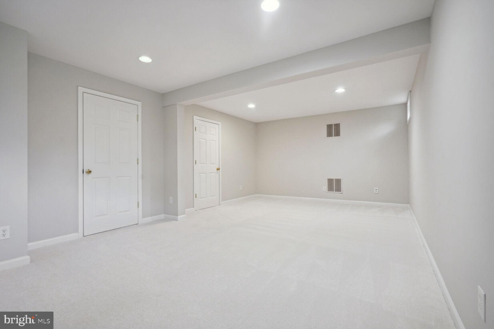 10236 Inchberry Ct