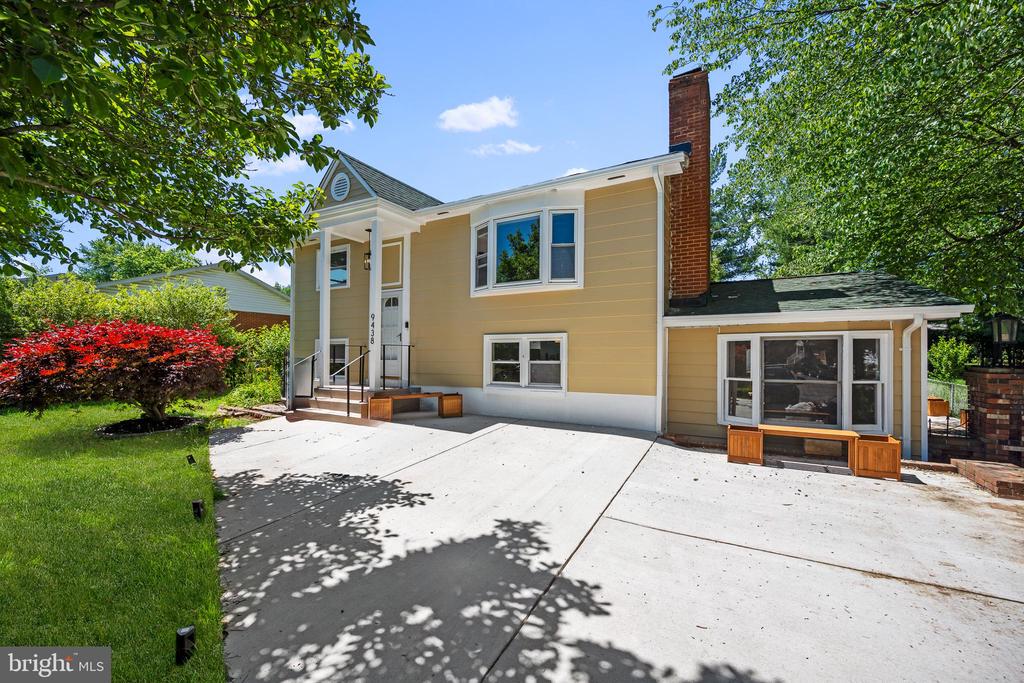 9438 Lafayette Ave