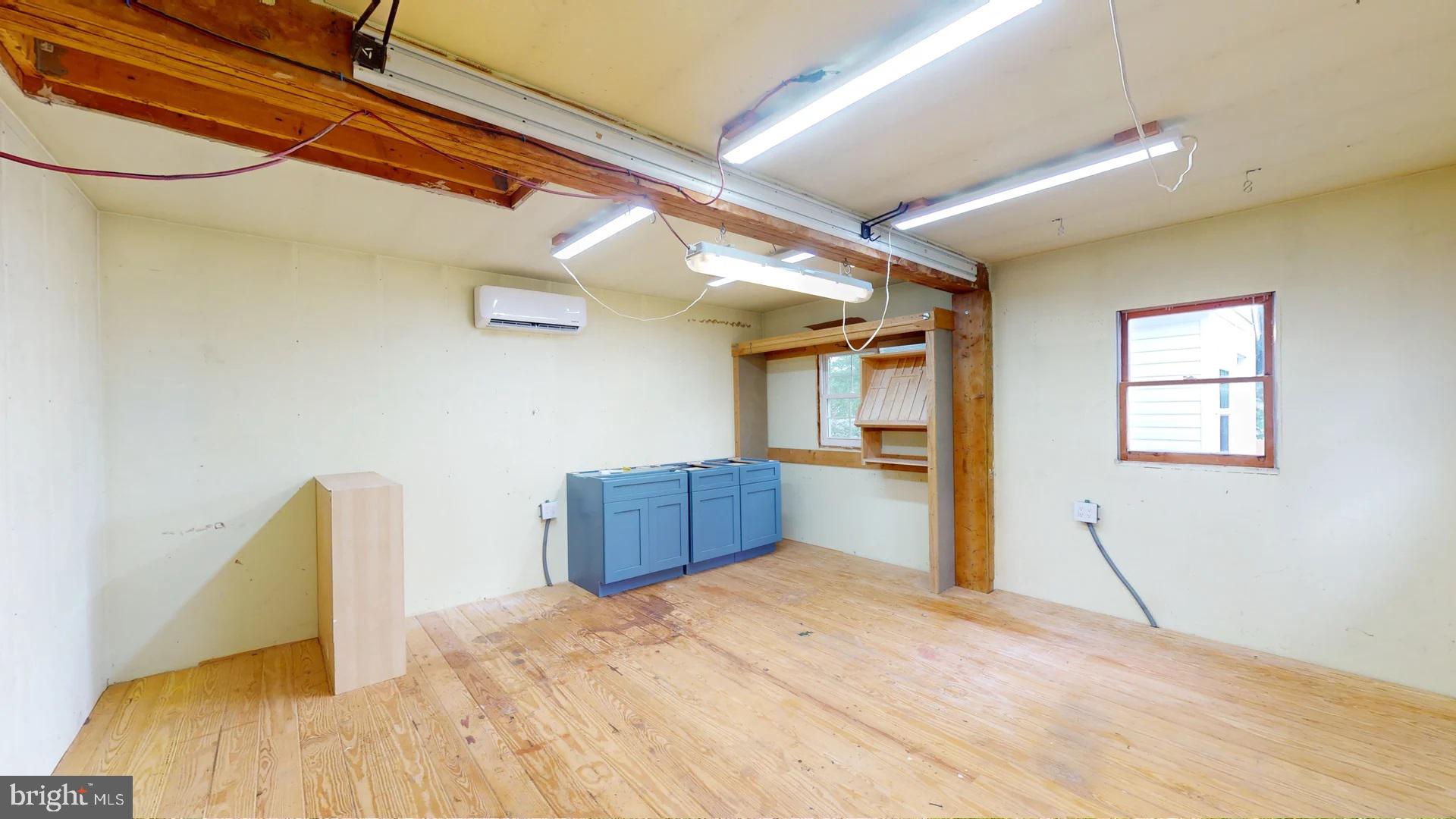 9438 Lafayette Ave