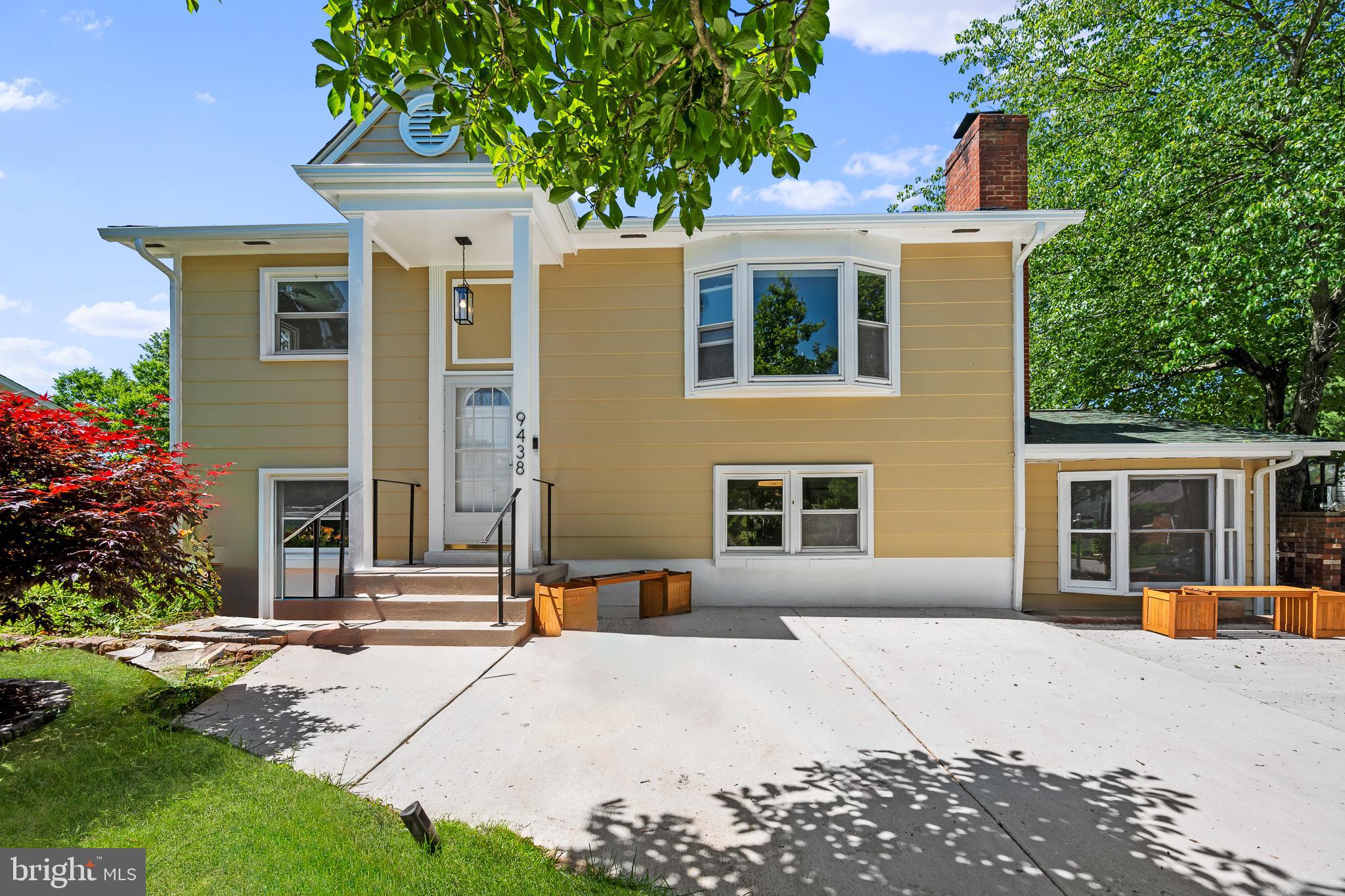 9438 Lafayette Ave