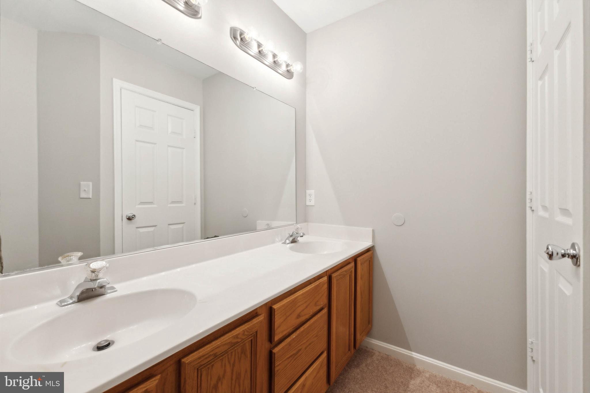 5005 Buena Vista Dr