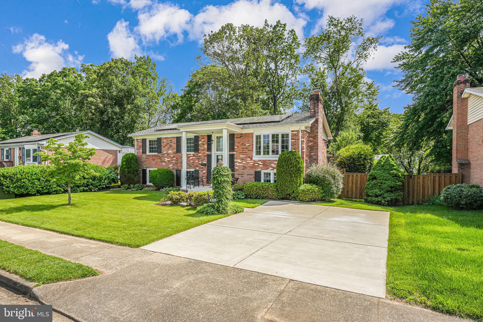 4325 Evergreen Dr