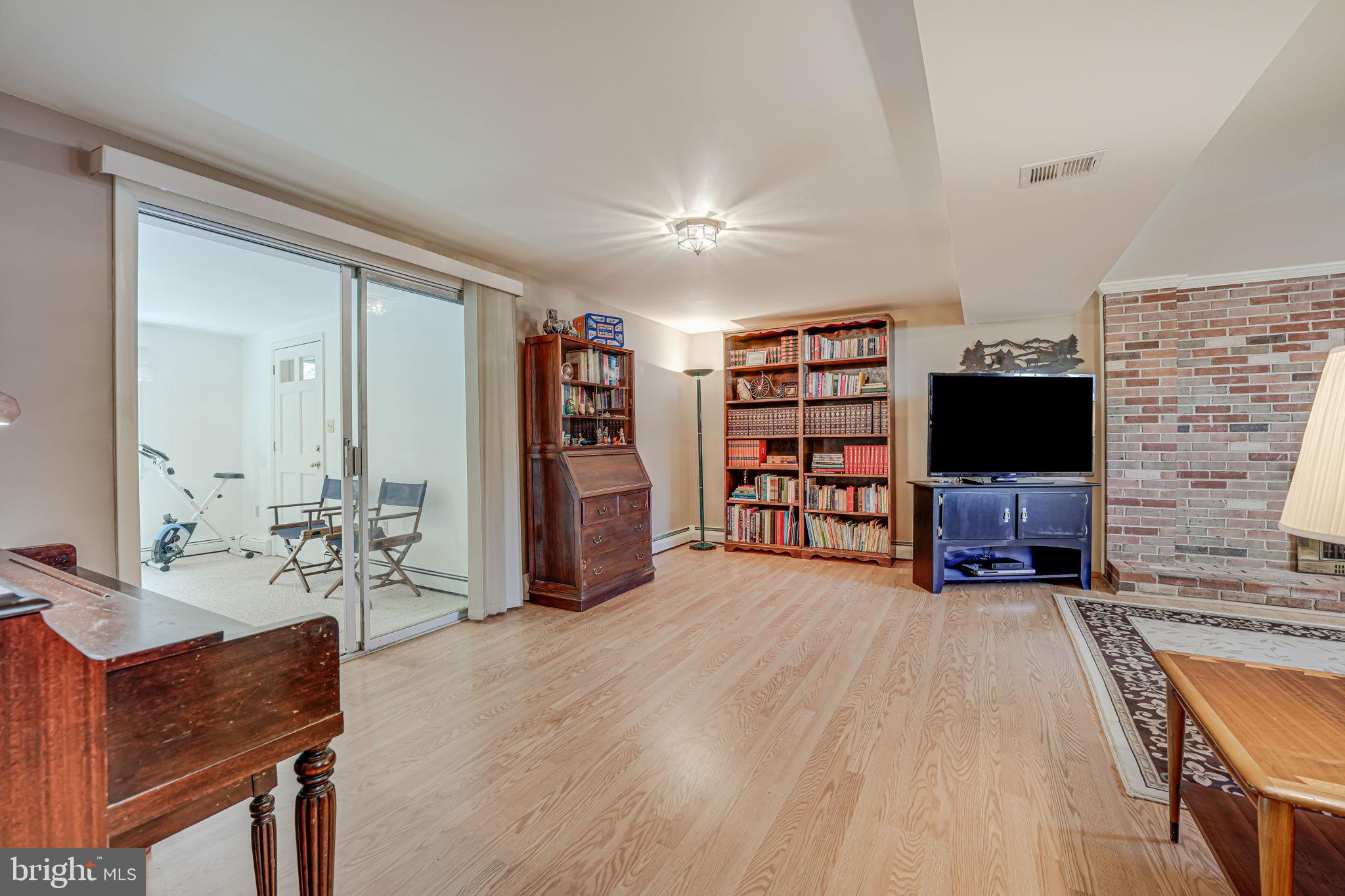 4325 Evergreen Dr