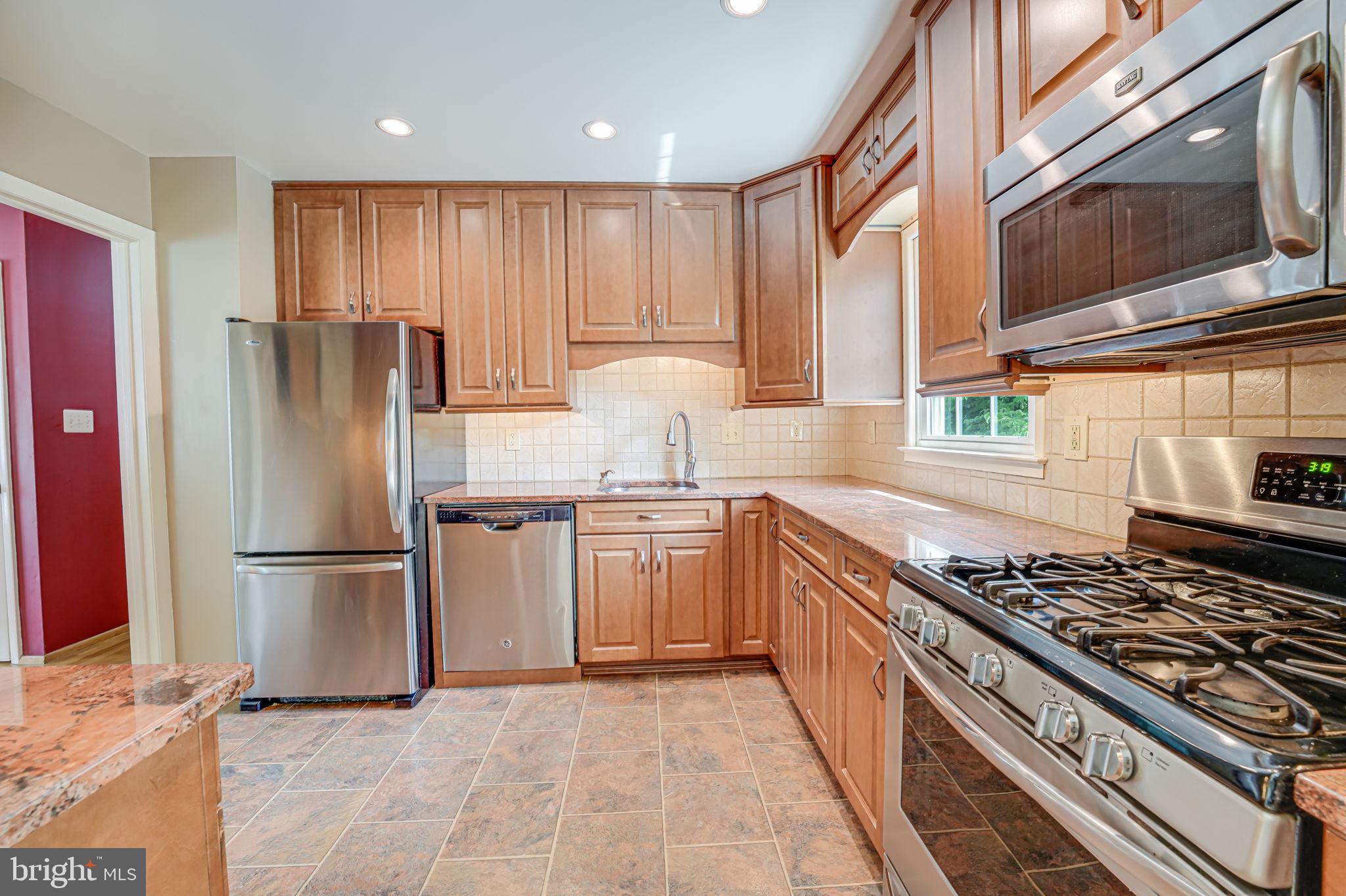 4325 Evergreen Dr