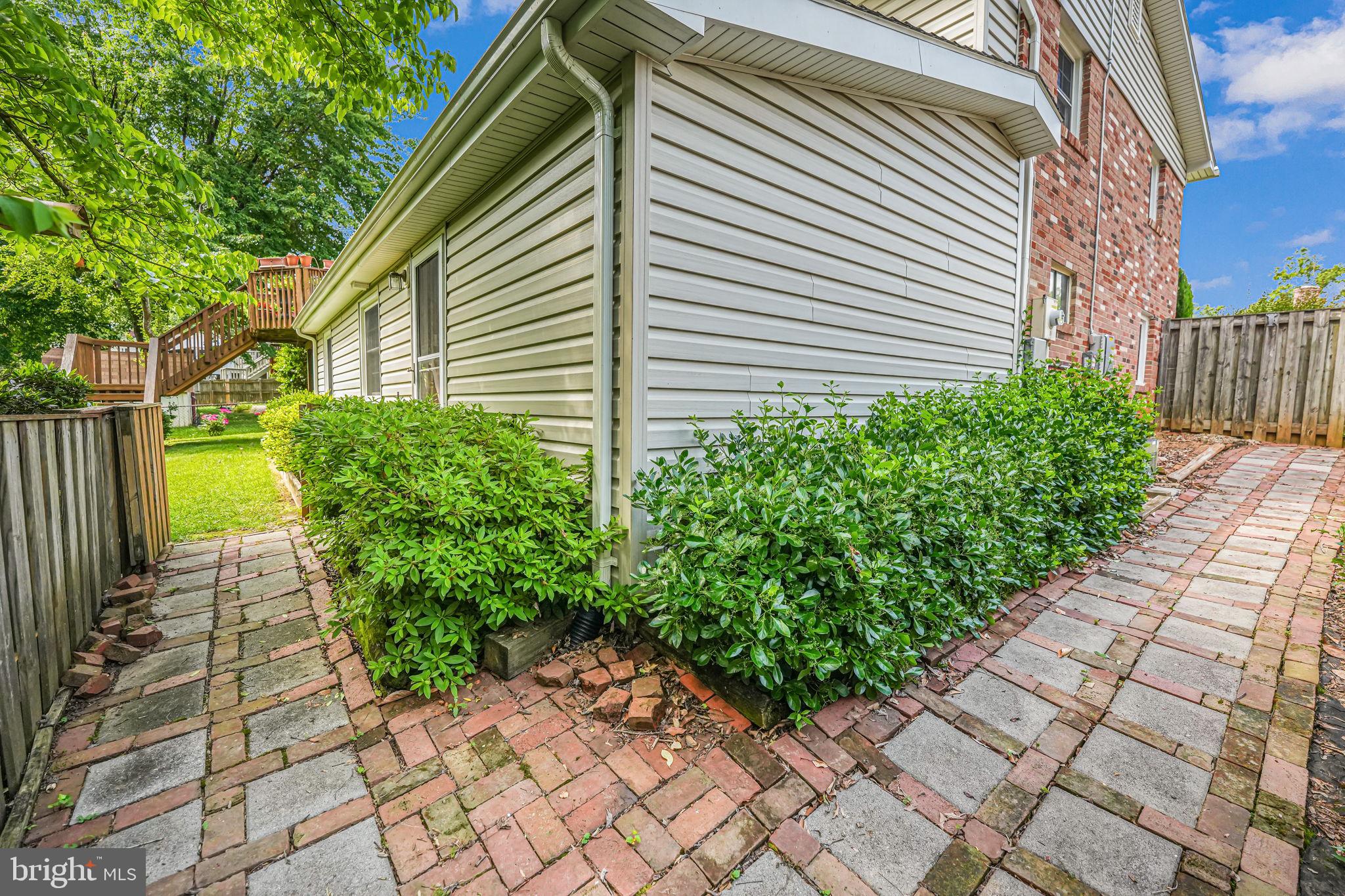 4325 Evergreen Dr