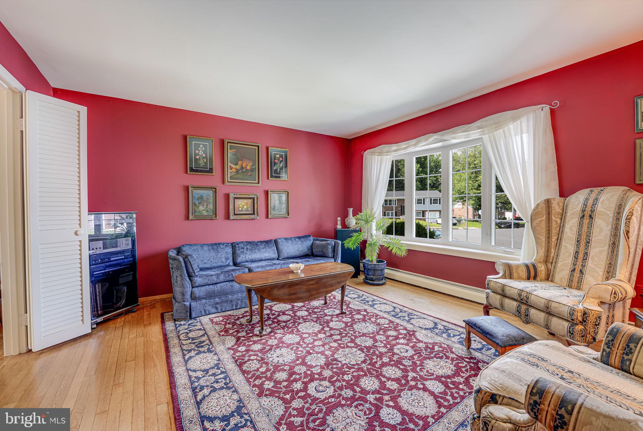 4325 Evergreen Dr