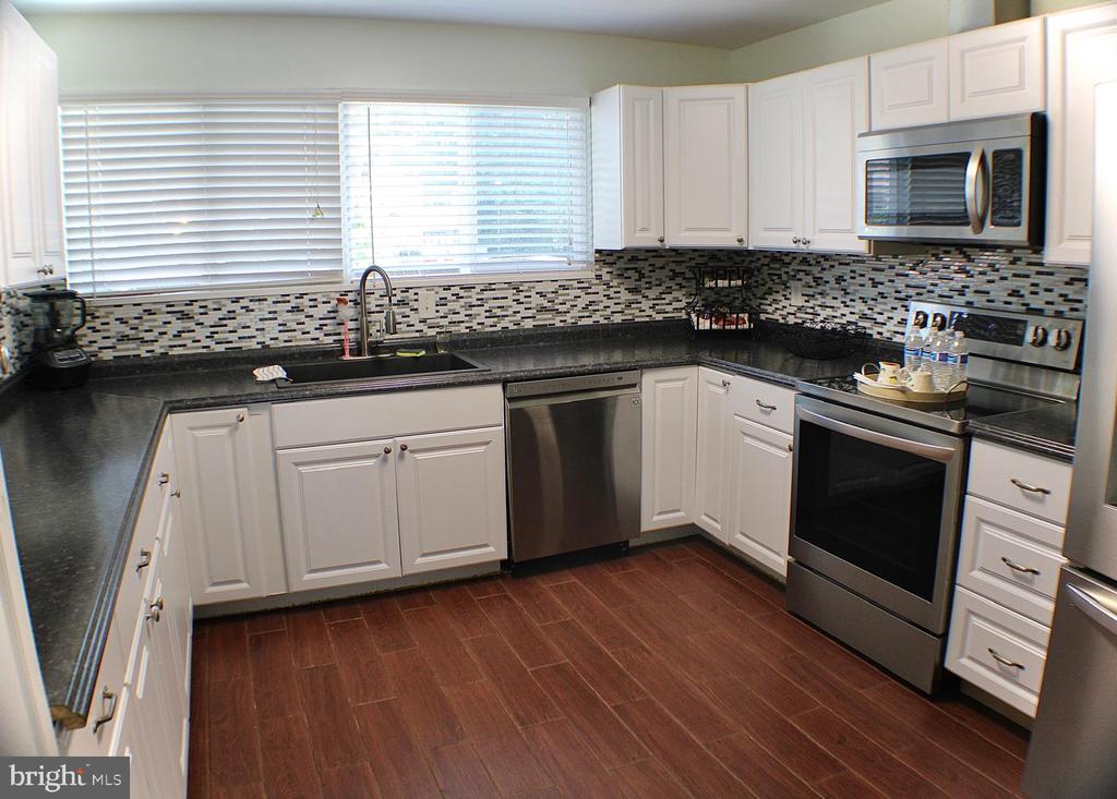 15384 Grist Mill Ter