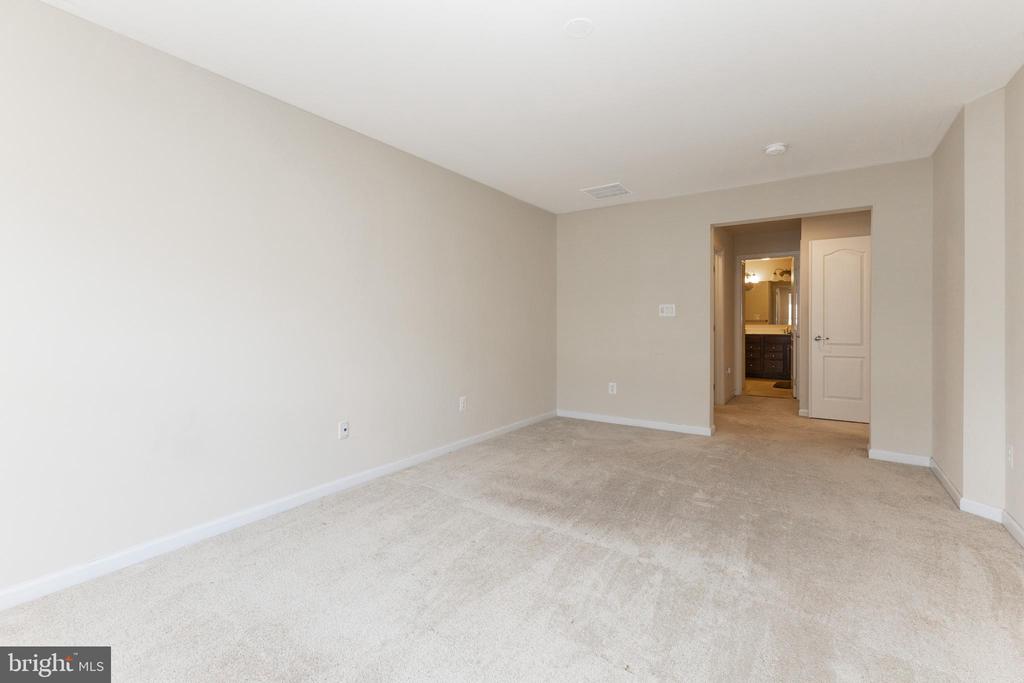 4922 Dane Ridge Cir