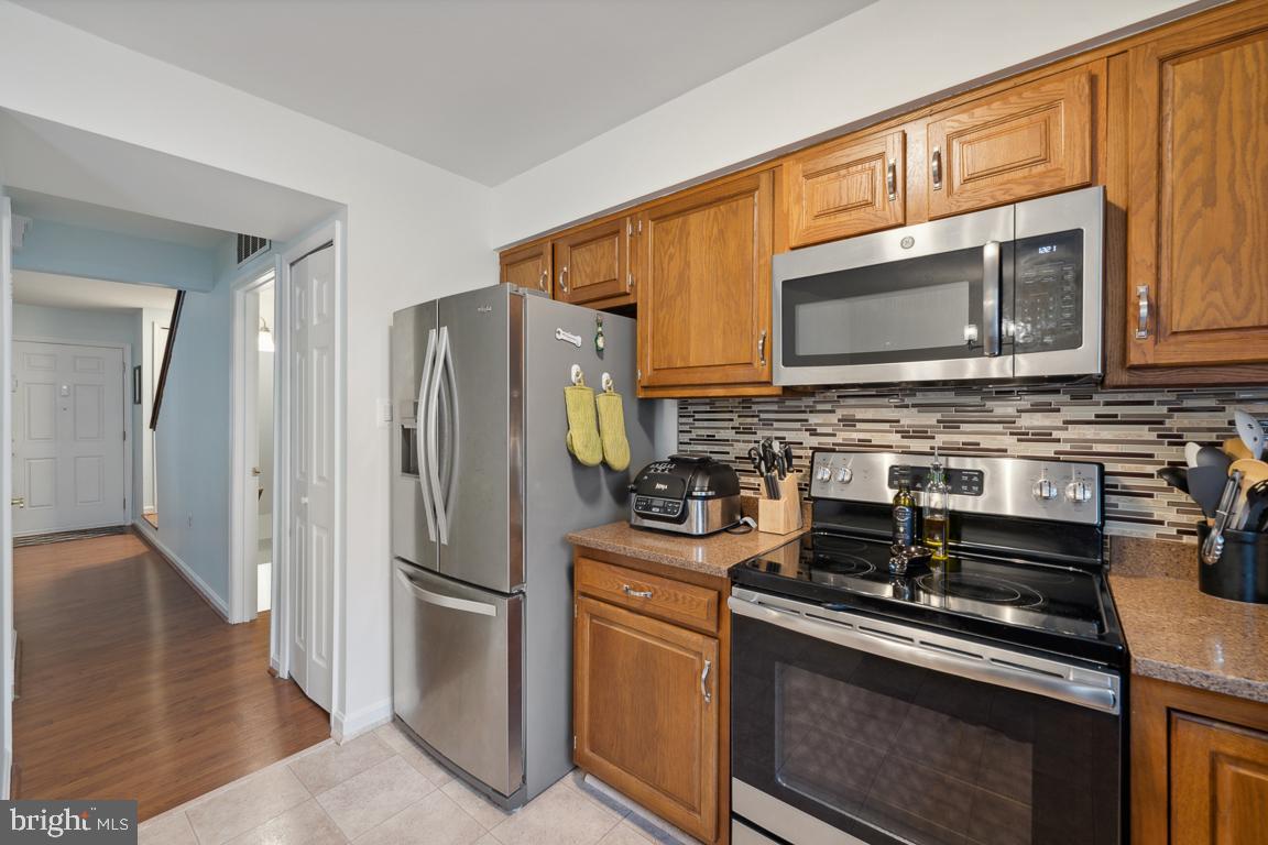 15325 WATERS EDGE CT