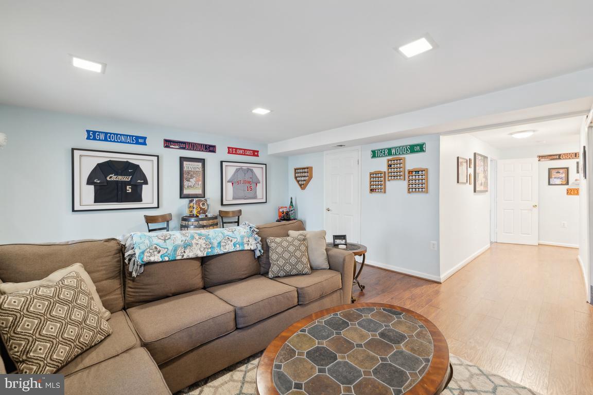 15325 WATERS EDGE CT
