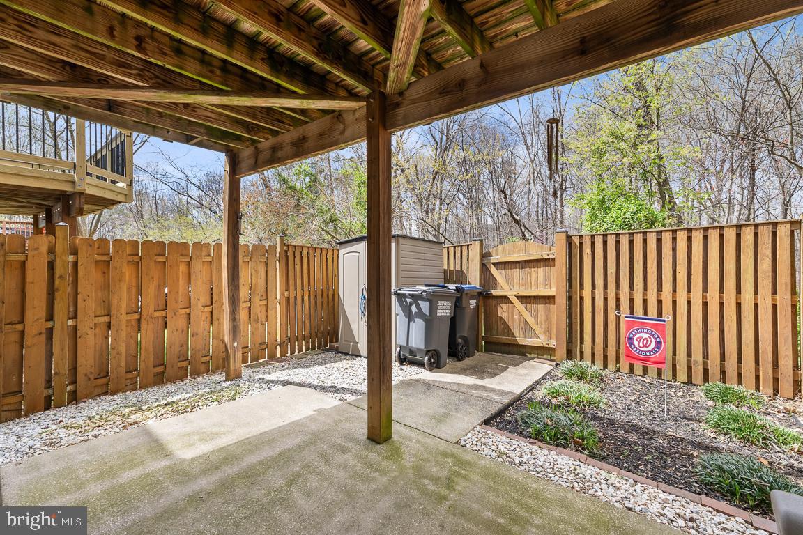 15325 WATERS EDGE CT